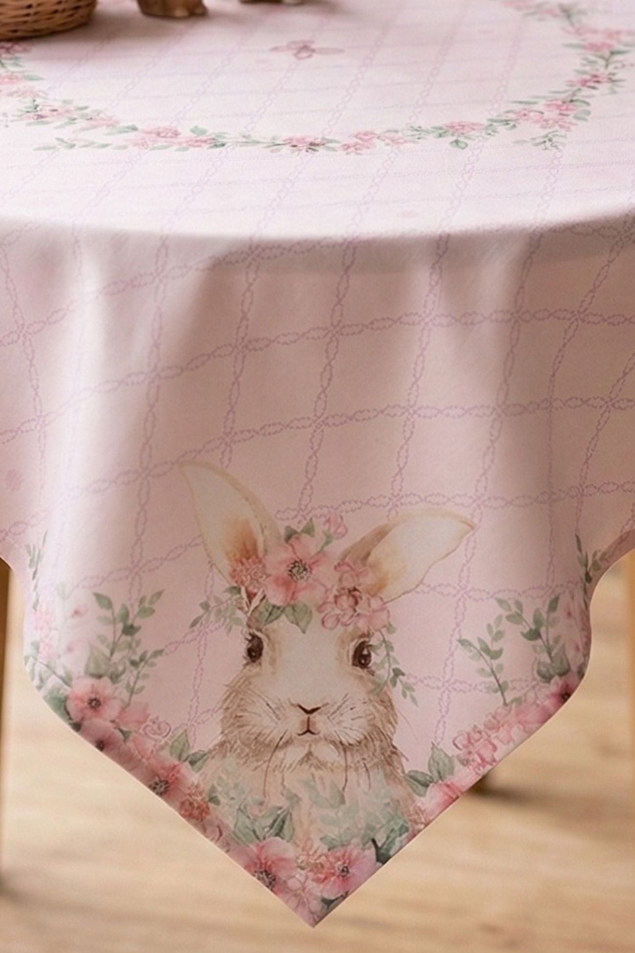 Floral Easter Bunny Centrotavola