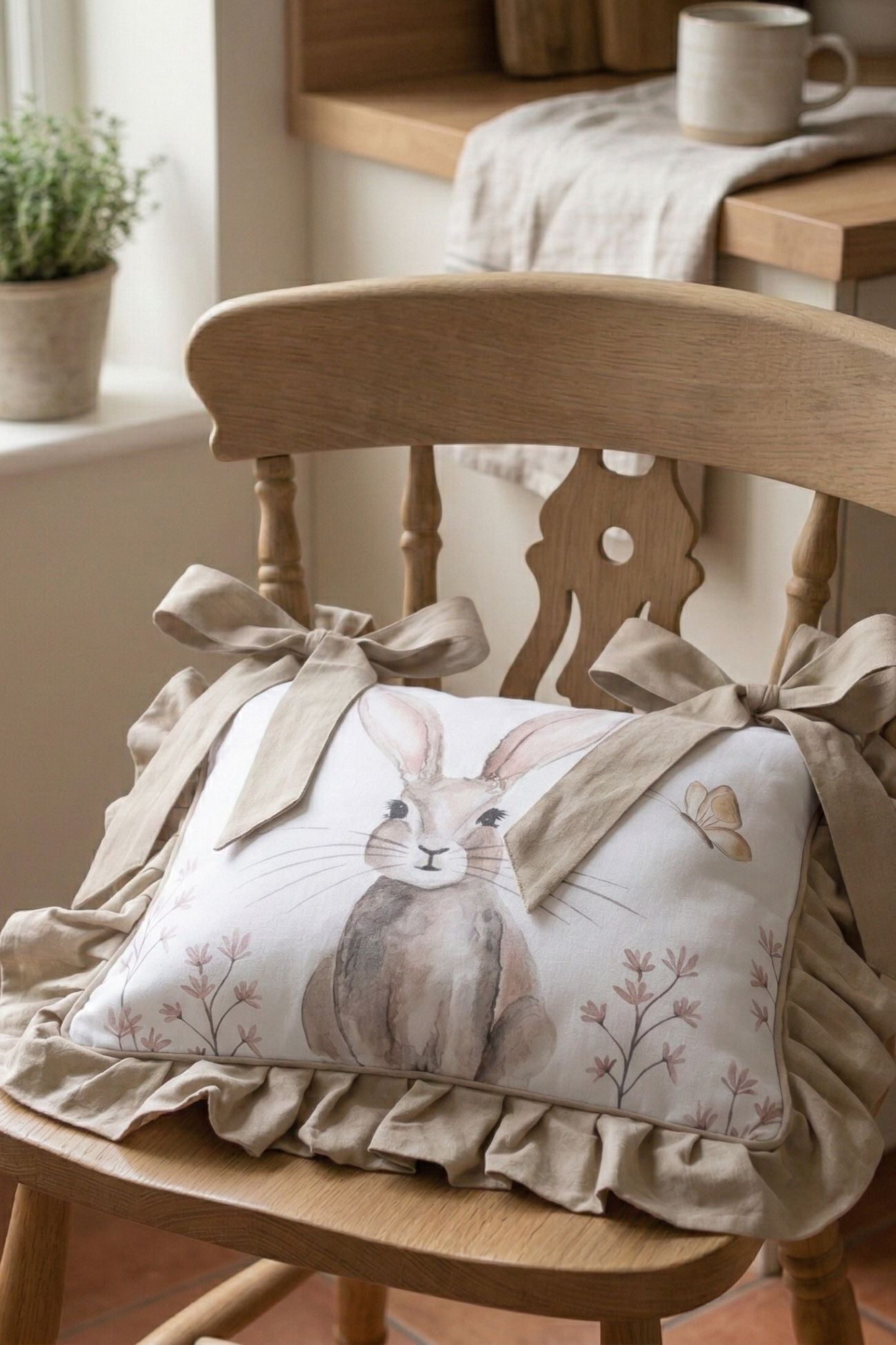 Rustic Easter Bunny Federa Sedia