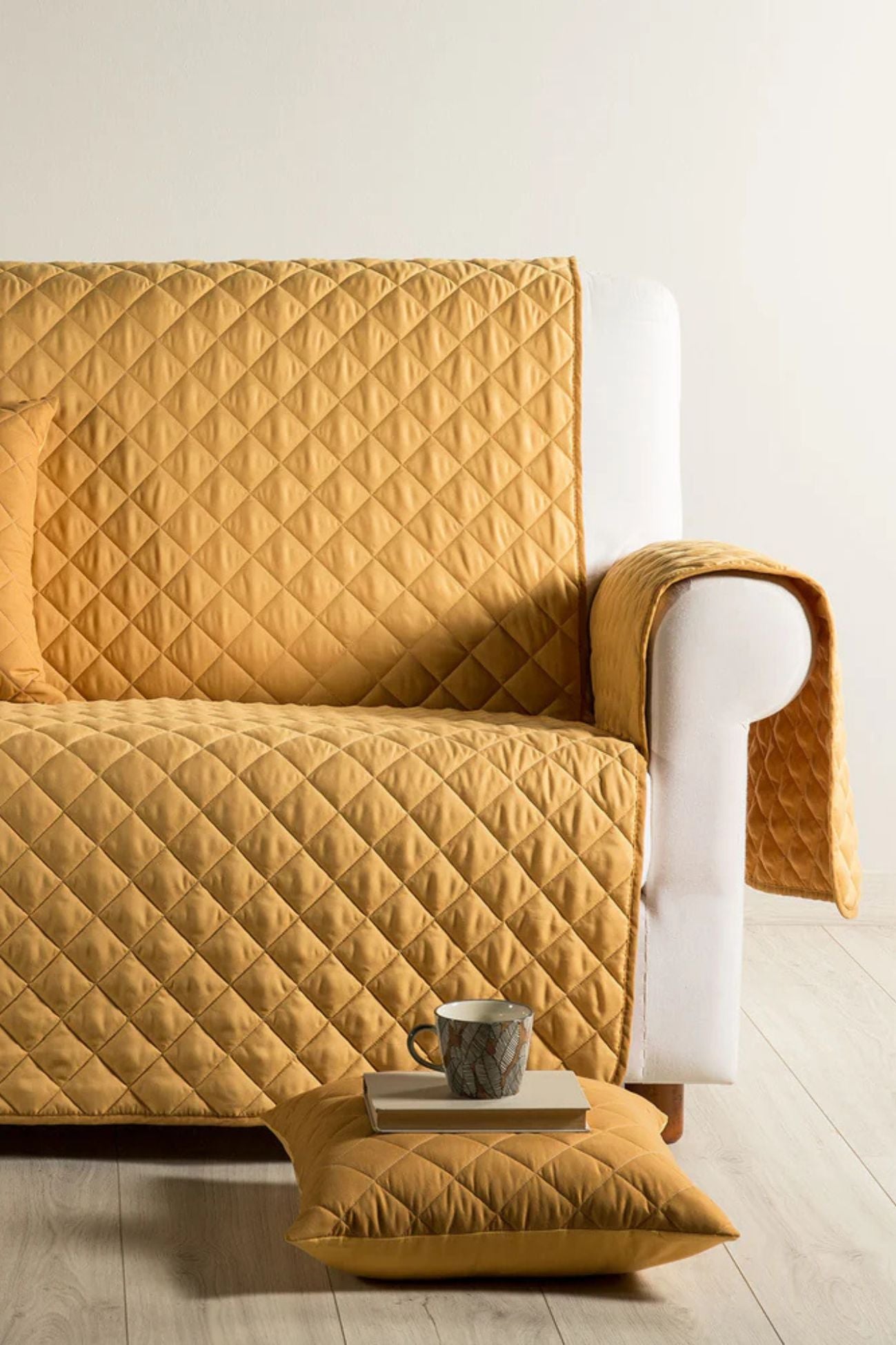 Modern Salvadivano Oro