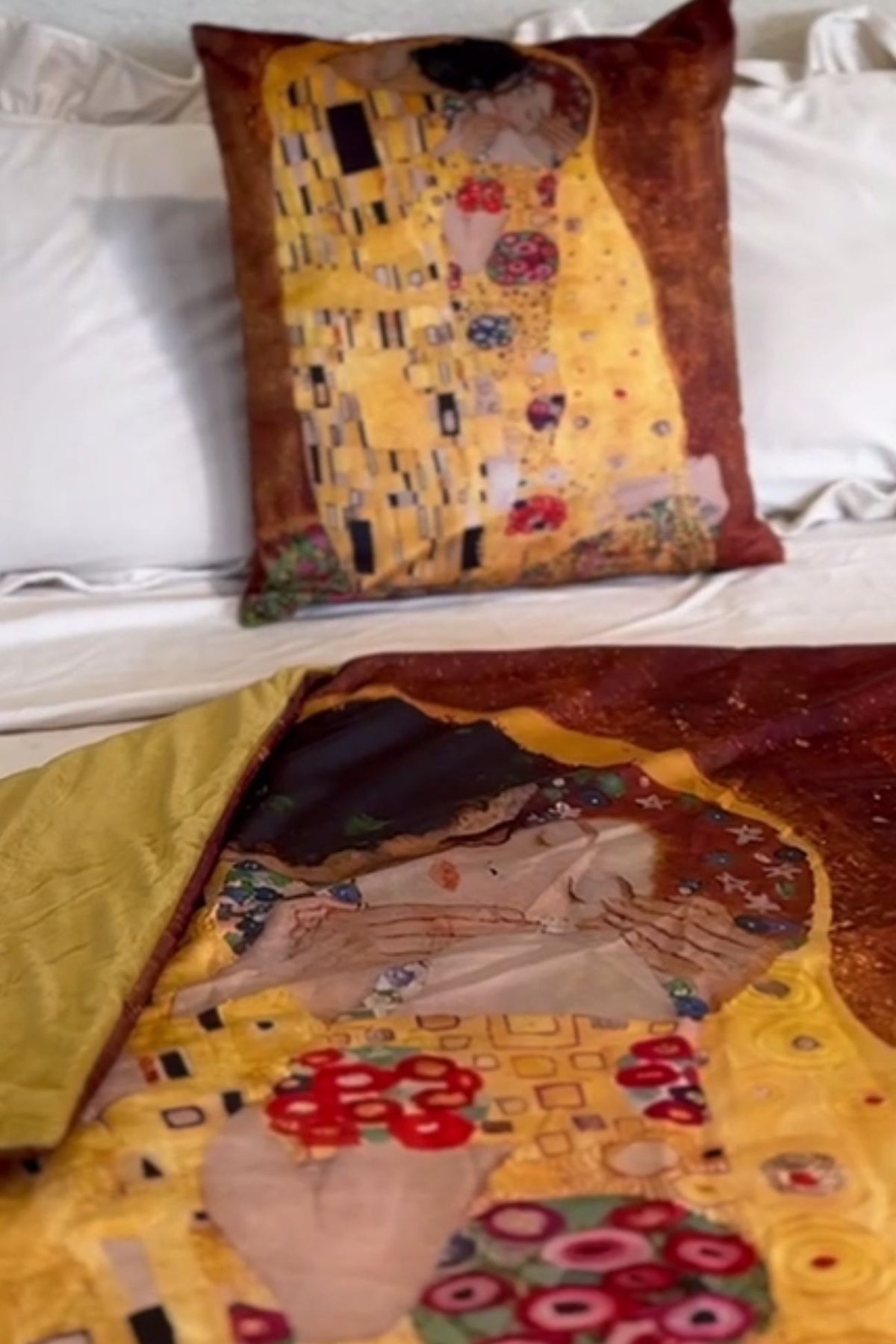 Klimt Kiss Cushion Cover with Inner Throw