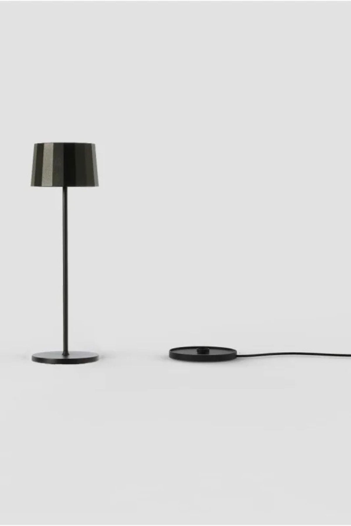 Twiggy Less Lampada Da Tavolo Nero