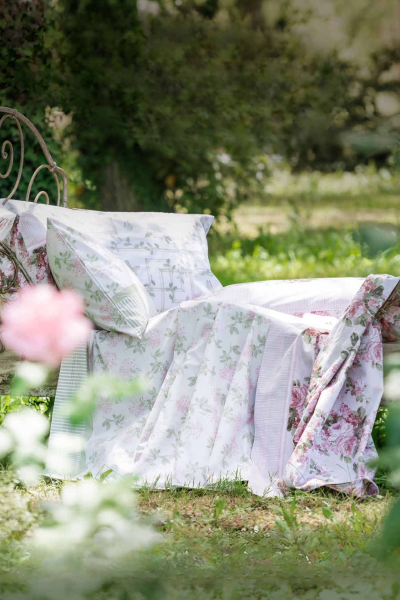 Blooming Poetry Completo Letto