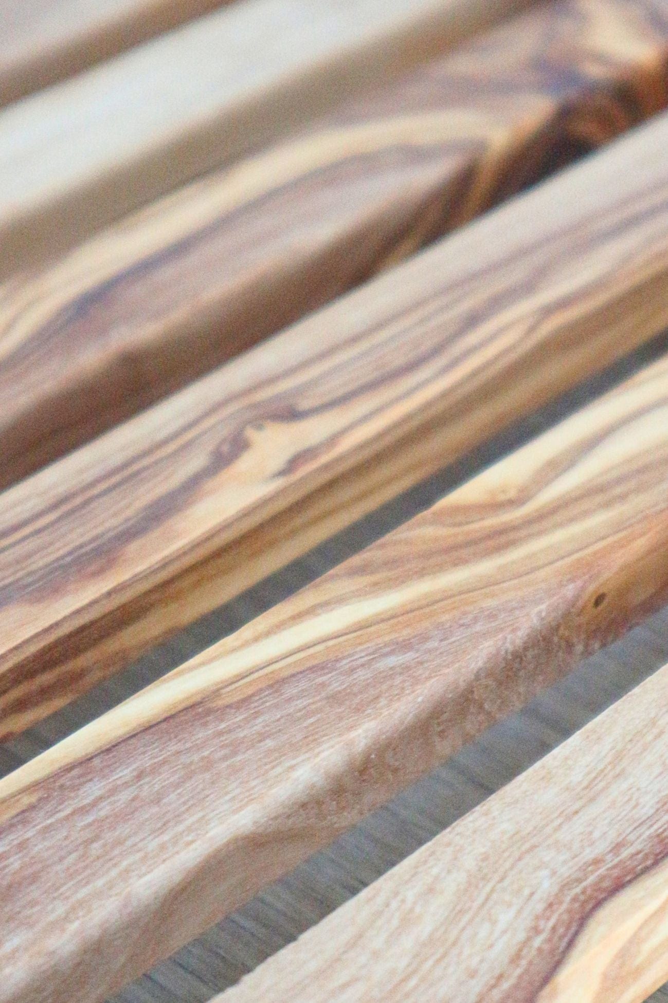 Antiope Design La Bottega dell'Olivo La Bottega dell'Olivo - Tagliere per pane in legno d'ulivo Made in Italy
| Antiope Design