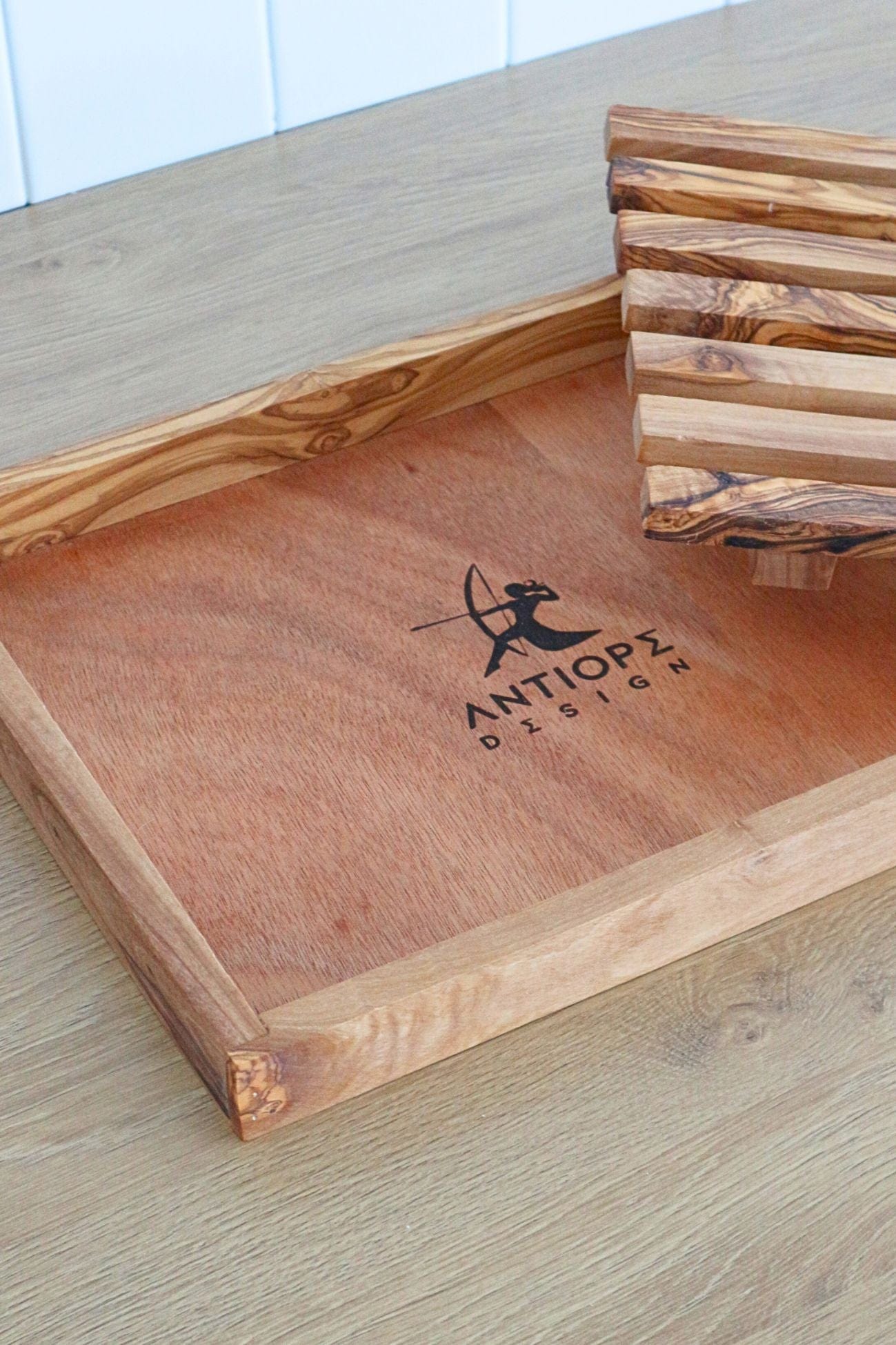 Antiope Design La Bottega dell'Olivo La Bottega dell'Olivo - Tagliere per pane in legno d'ulivo Made in Italy
| Antiope Design