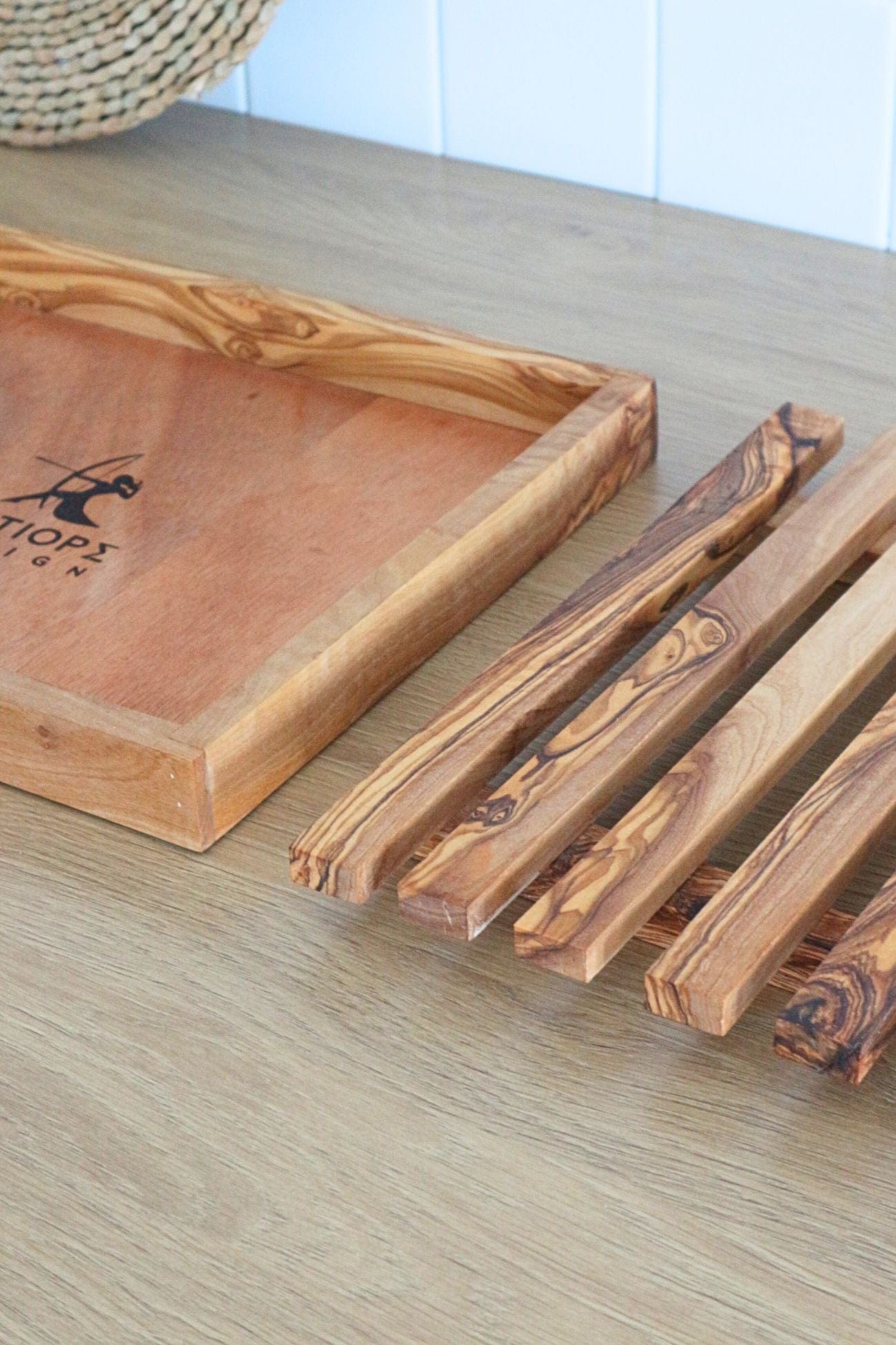 Antiope Design La Bottega dell'Olivo La Bottega dell'Olivo - Tagliere per pane in legno d'ulivo Made in Italy
| Antiope Design