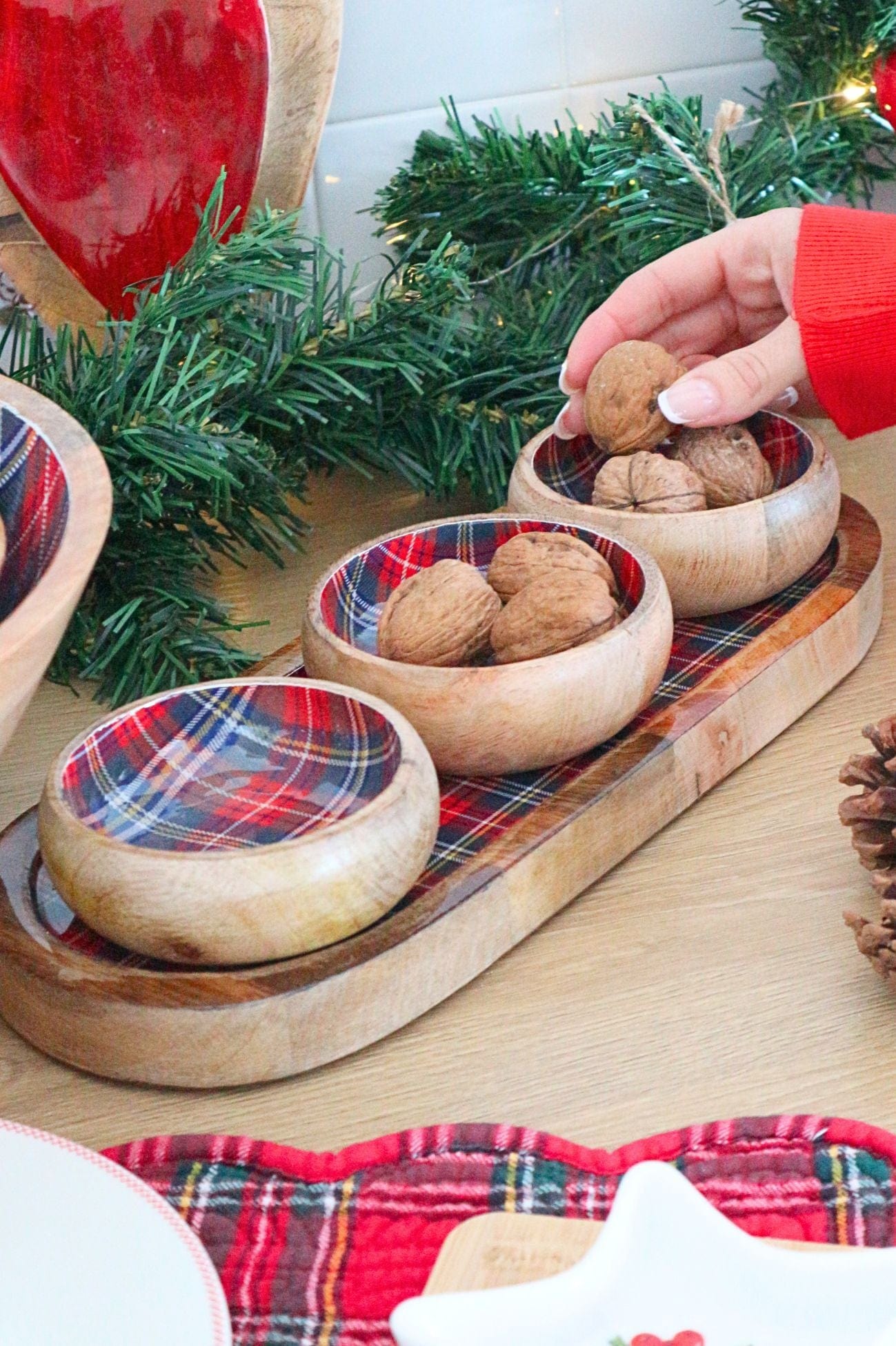 Blanc MariClo' Carol Of The Bells Carol Of The Bells - Set vassoio e 3 ciotoline con fantasia tartan laccate all'interno | Blanc MariClo'