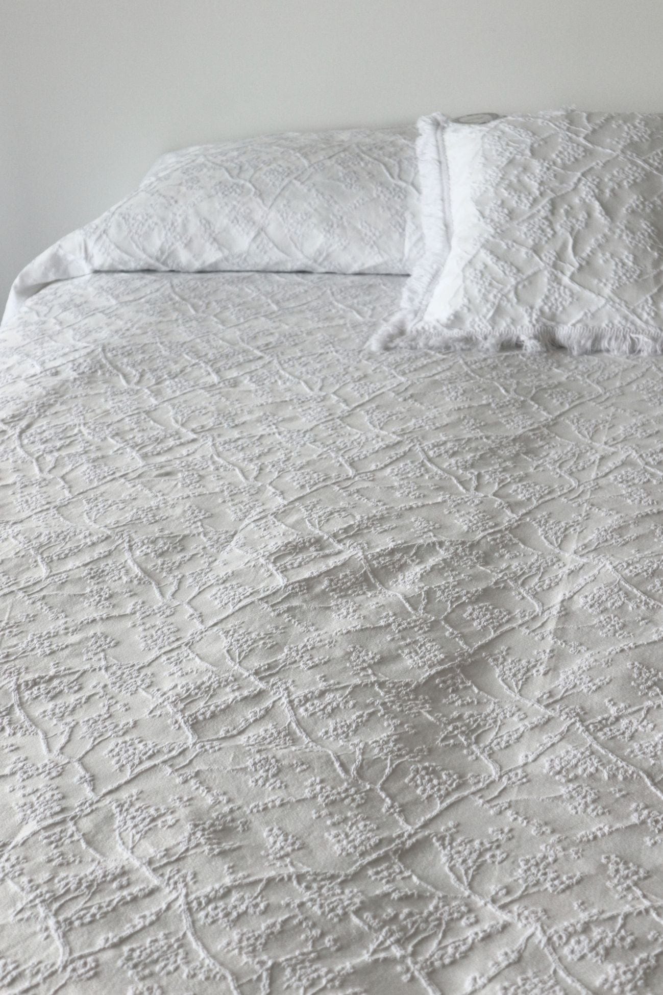 Blanc MariClo' Margaret Margaret - Margaret - Copriletto matrimoniale bianco con frange 260x260 | Blanc MariClo'