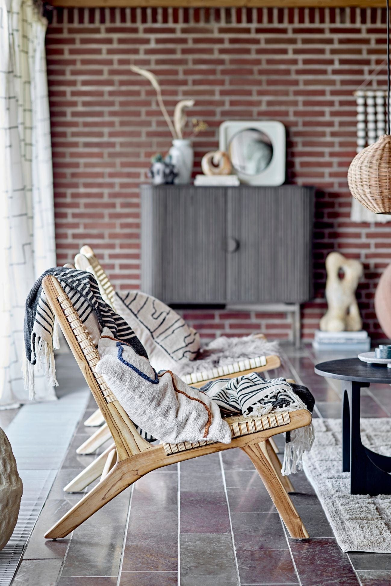 Bloomingville Keila Keila - Poltrona bassa in legno di teak e rattan | Bloomingville