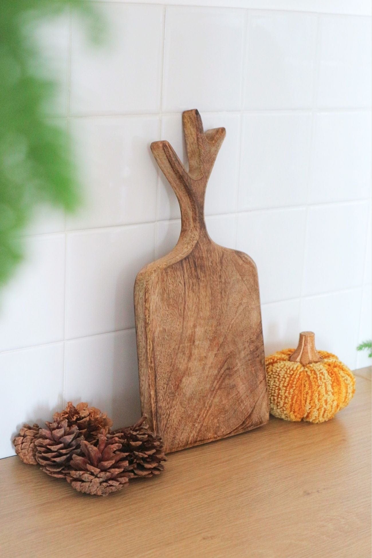 Clayre & Eef Elg Elg - Tagliere piccolo in legno con manico a corna di cervo | Clayre & Eef