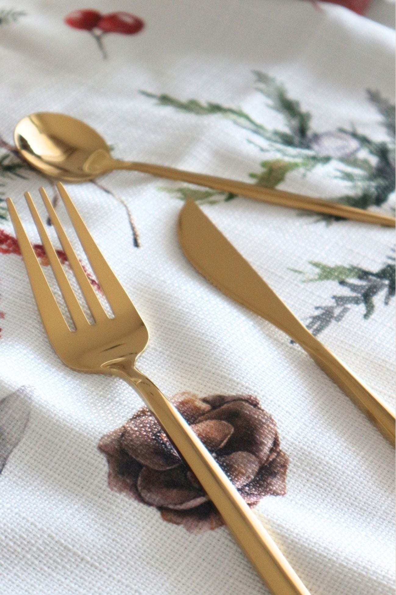 Item International Amaka Amaka - Set di 16 posate in acciaio inox dorato per 4 persone | Item International