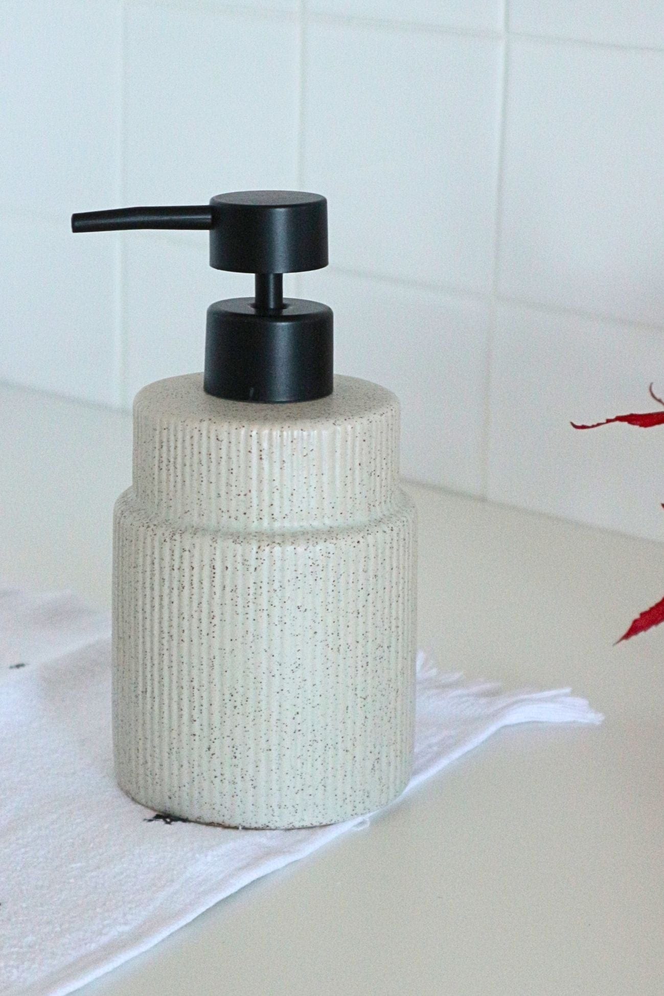 Item International Cora Cora - Dosatore di sapone in gres porcellanato grigio chiaro | Item International