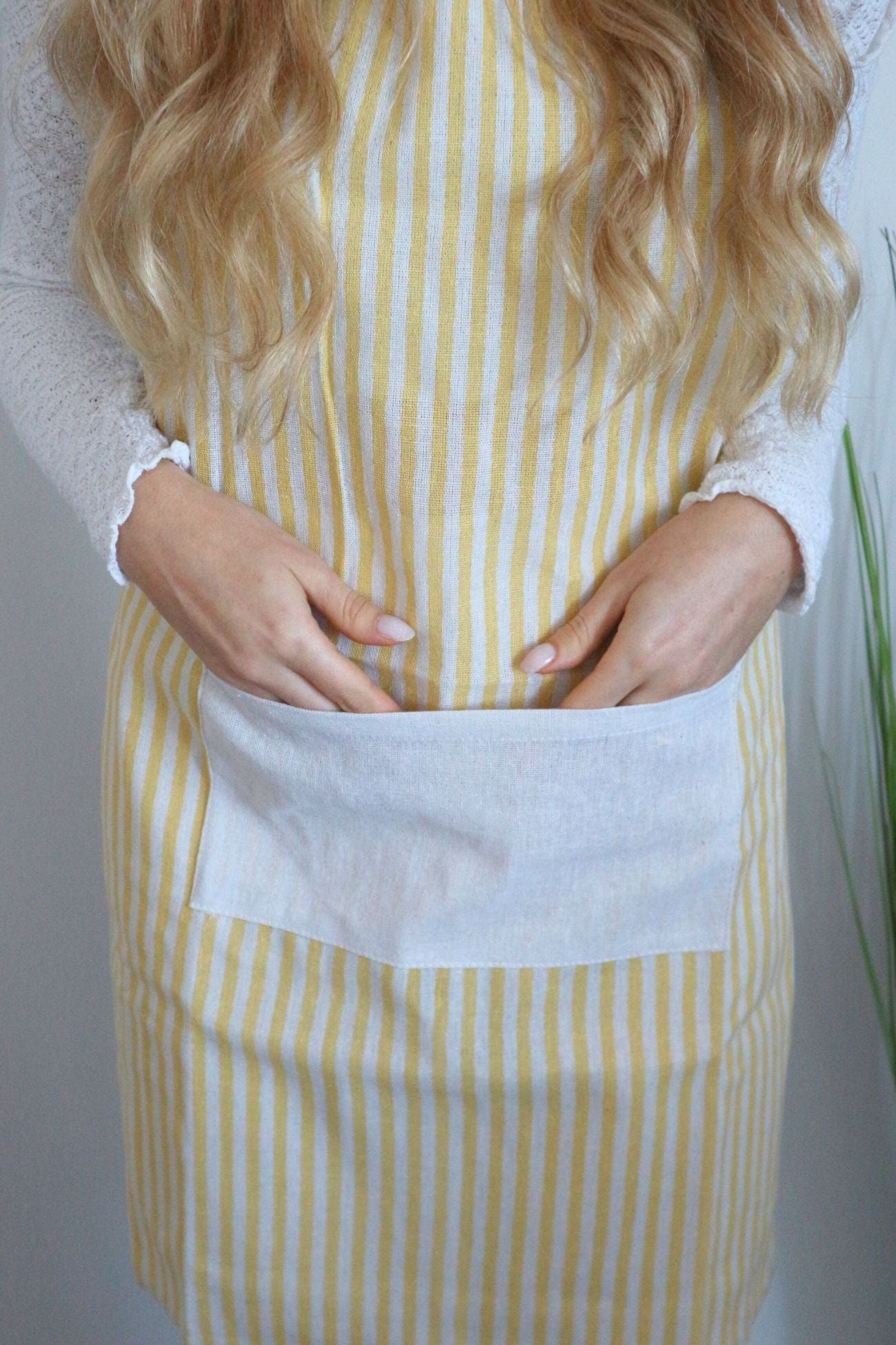 Item International Emilie Emilie - Grembiule giallo a righe con tasca | Item International