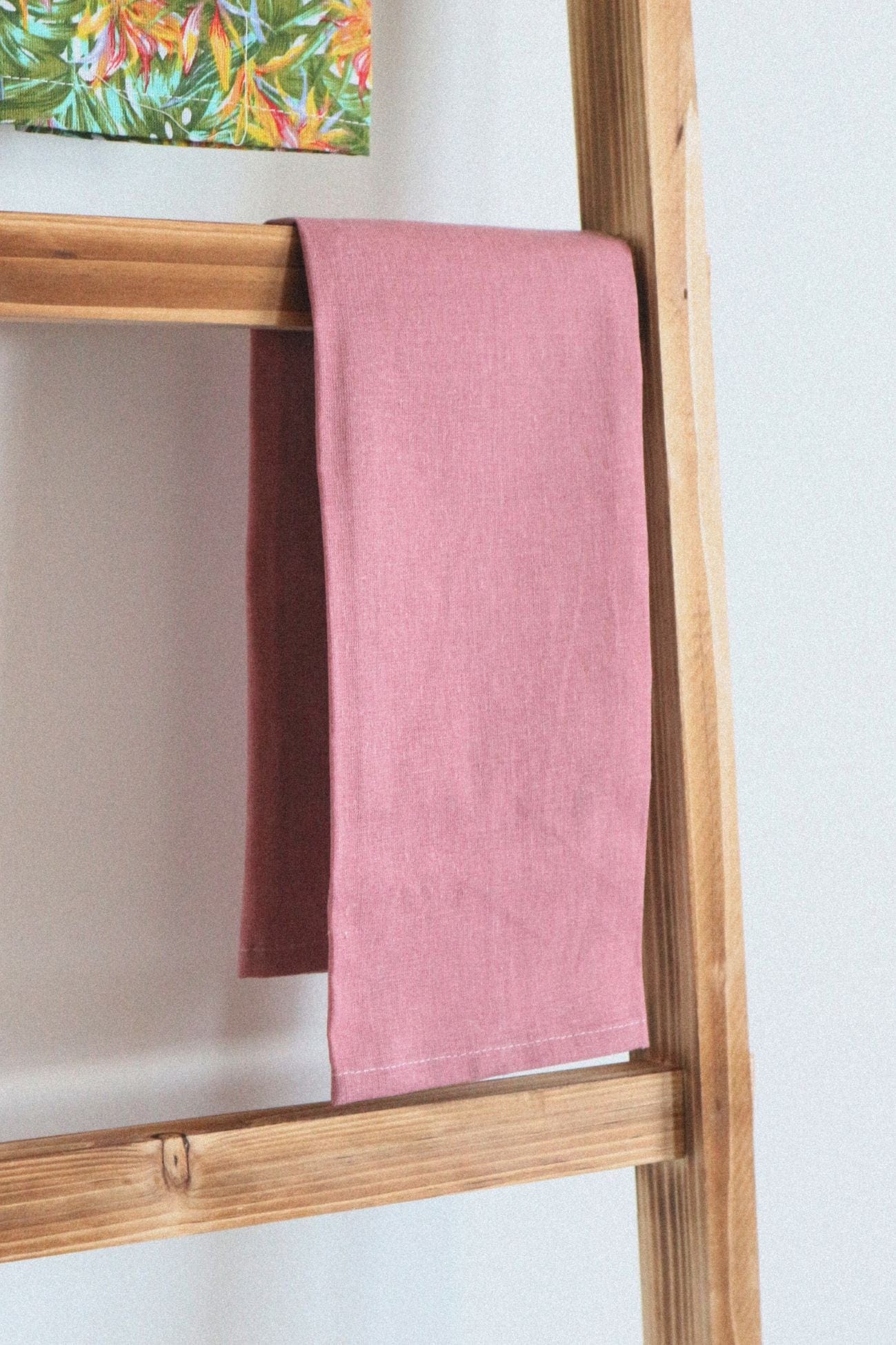 Item International Galia Galia - Set di 2 strofinacci in cotone verde e rosa con motivo floreale | Item International