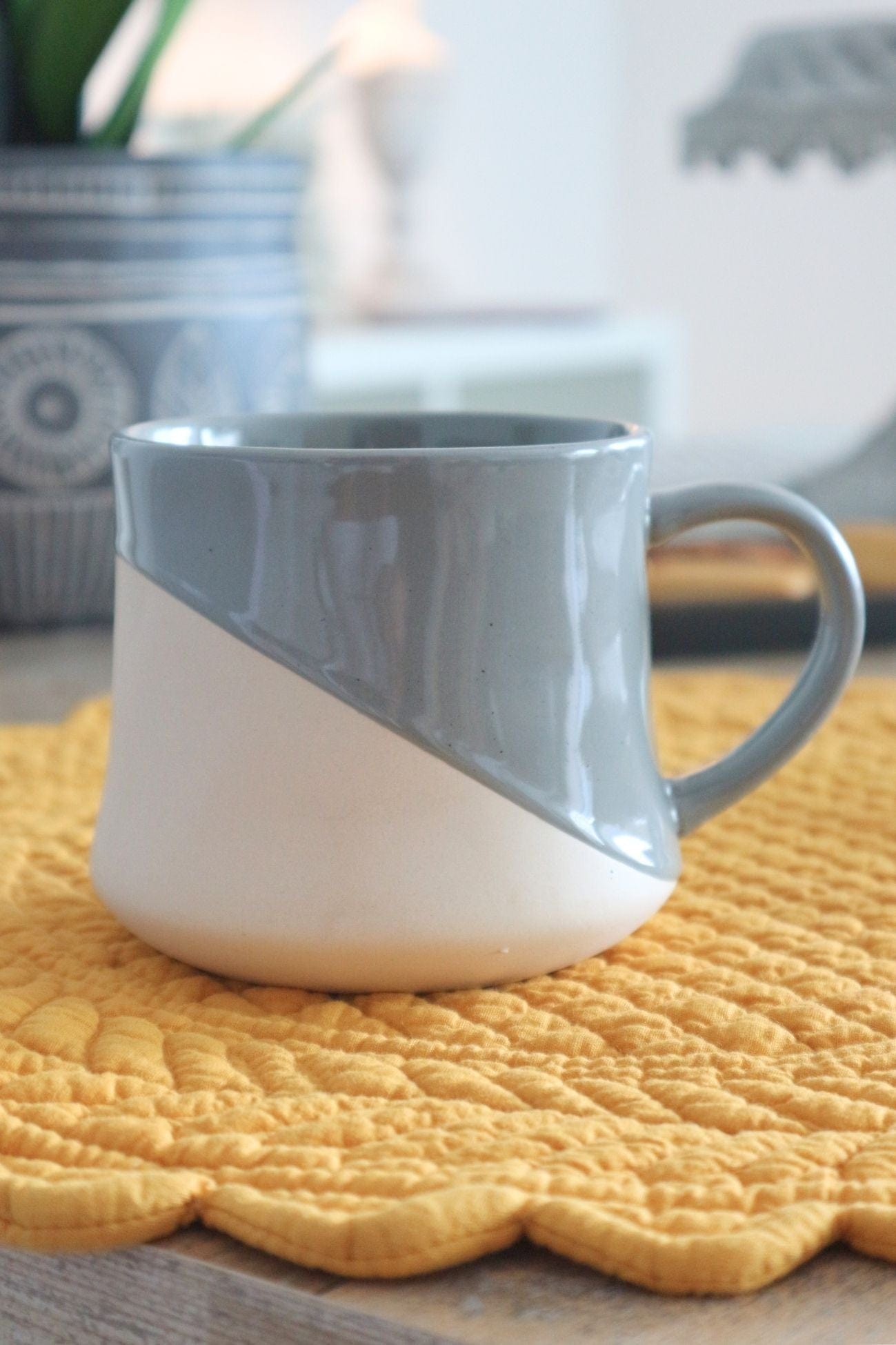 Item International Kamilla Kamilla - Tazza in porcellana con base beige 385 ml | Item International