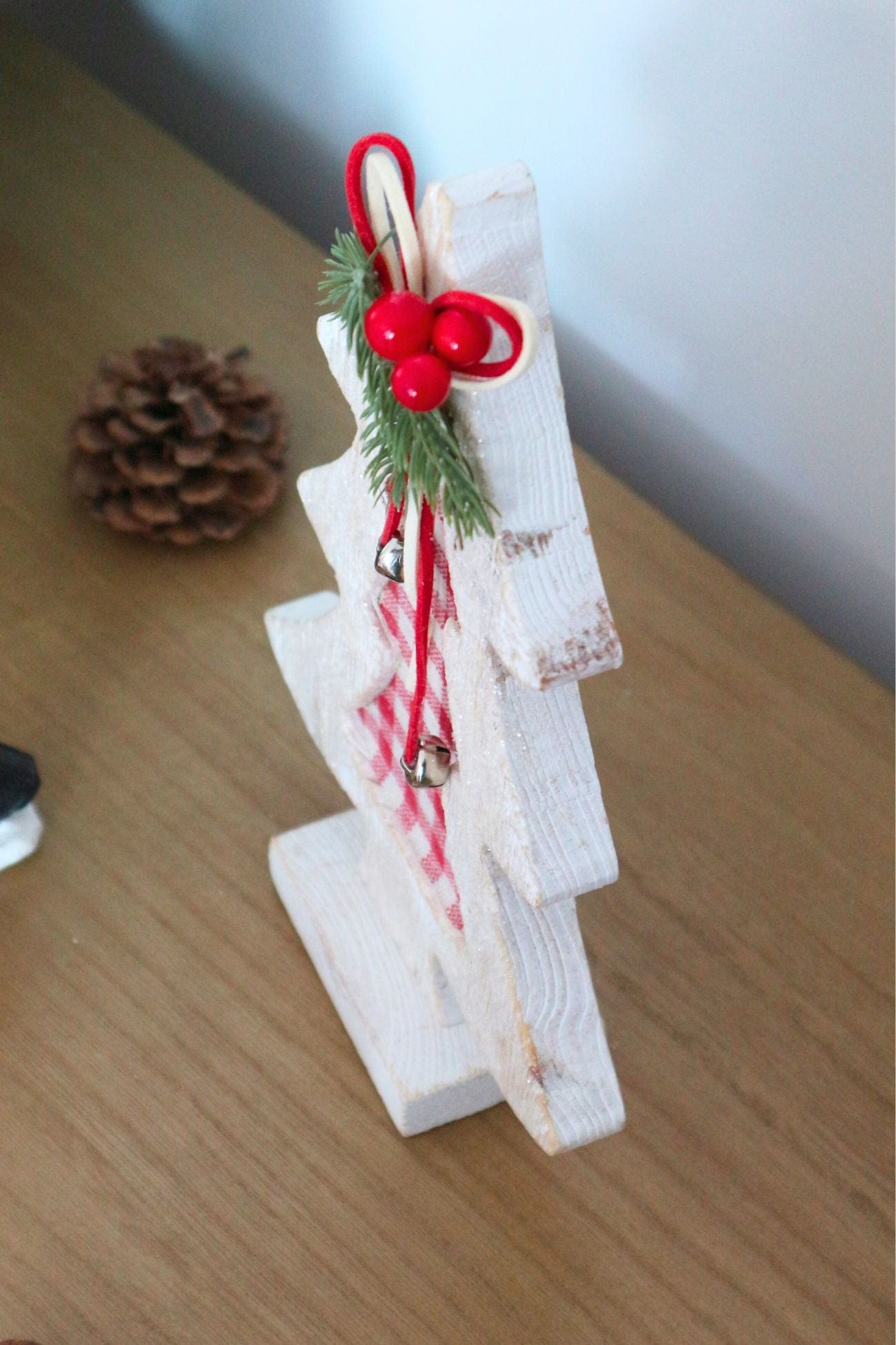 Item International Numen Numen - Albero natalizio in legno rustico bianco | Item International