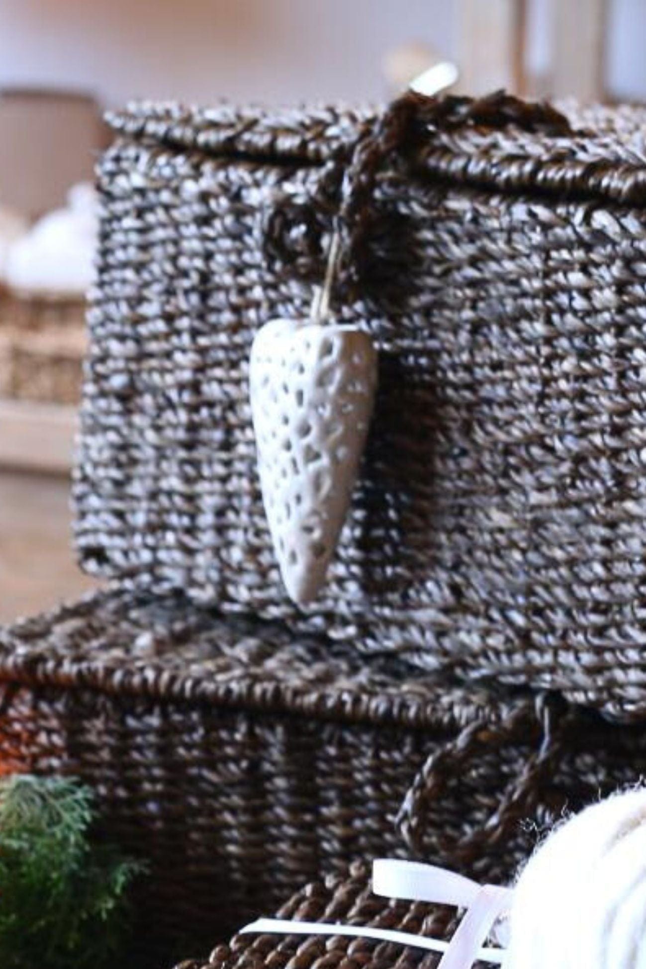 Luxe Lodge Rebecca Rebecca - Ciondolo a forma di cuore ceramica traforata | Luxe Lodge