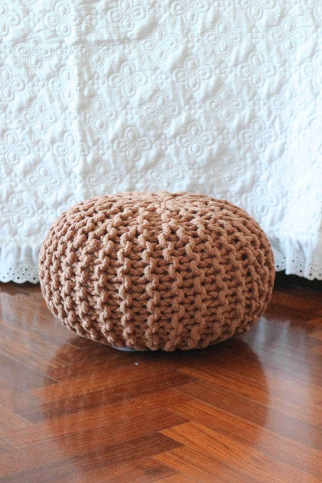 Nattiot Lili Lili - Pouf a maglia fatto a mano color camel | Nattiot