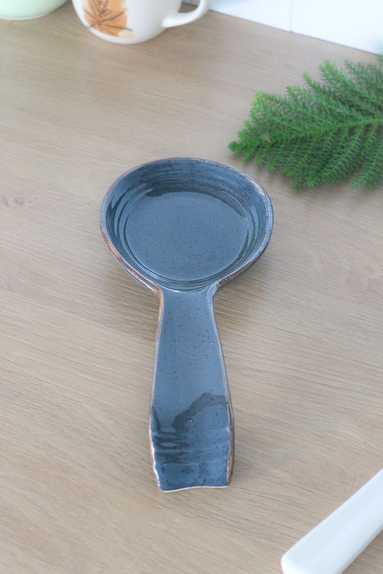 Novità Home Rience Rience - Poggiamestolo in ceramica antracite con finitura marrone | Novità Home