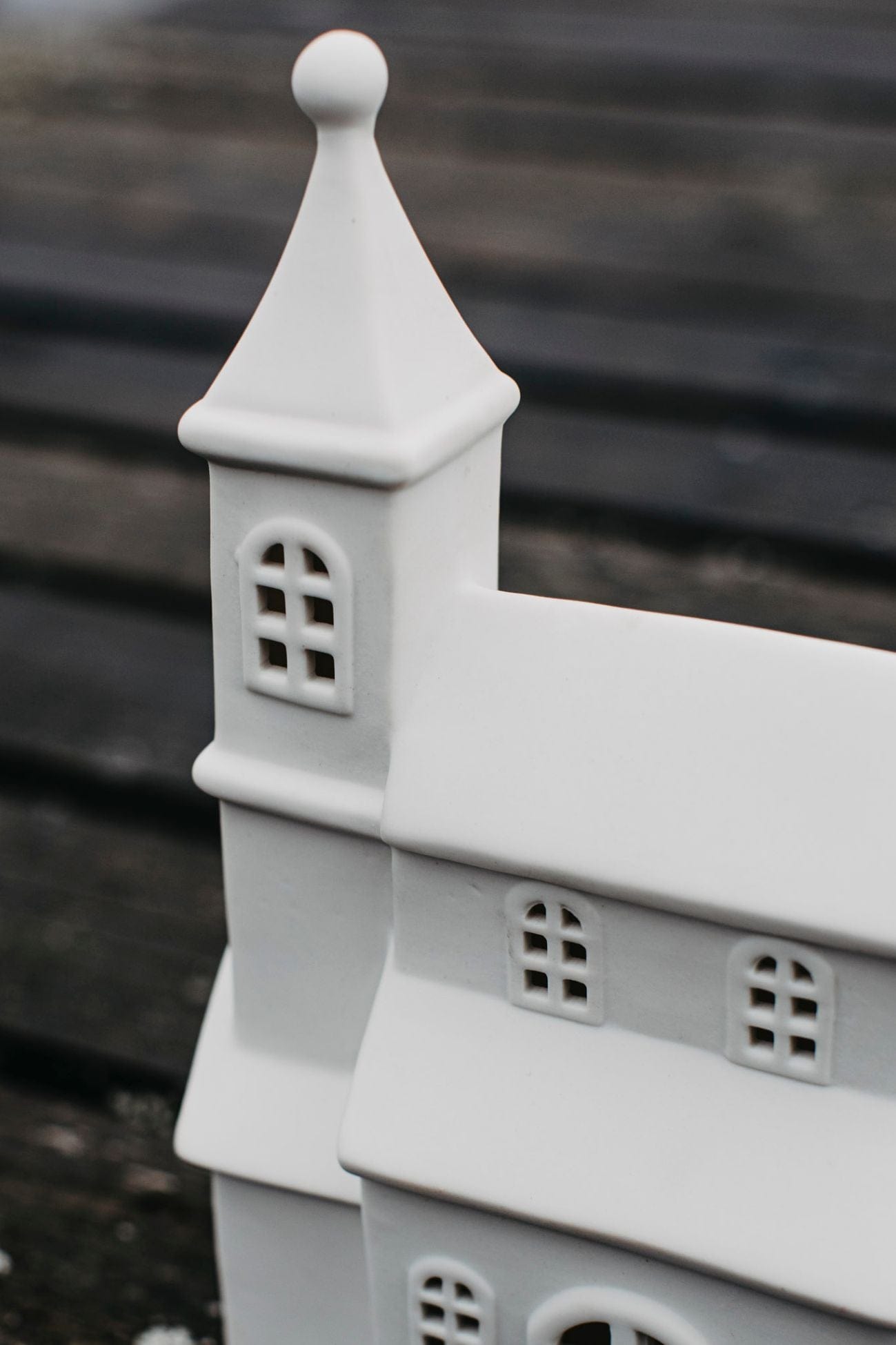 Storefactory Scandinavia Byn Byn - Chiesa decorativa in ceramica opaca bianca | Storefactory Scandinavia