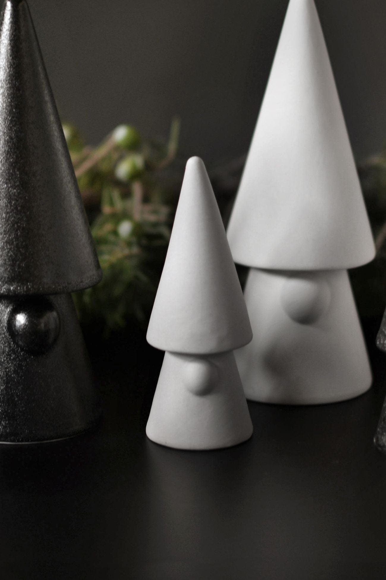 Storefactory Scandinavia Evert Evert - Gnomo natalizio piccolo in ceramica opaca bianca | Storefactory Scandinavia