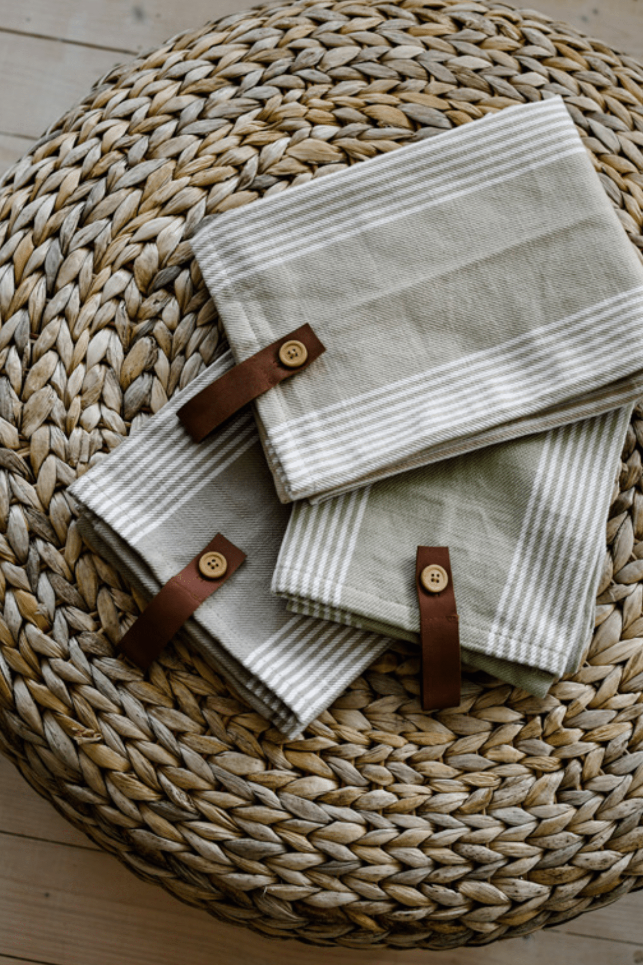 Storefactory Scandinavia Utveda Strofinaccio in cotone biologico verde/bianco