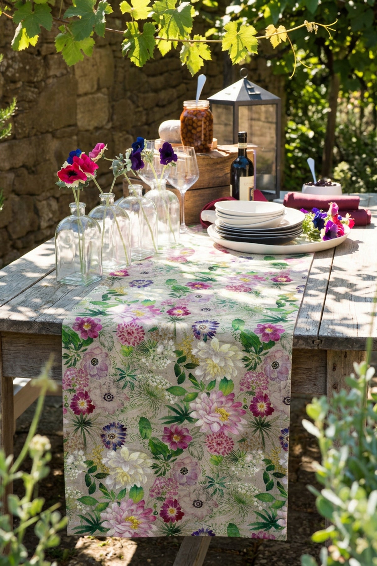 La Vie En Rose Runner - Tessitura Toscana Telerie, ambientazione da tavola floreale