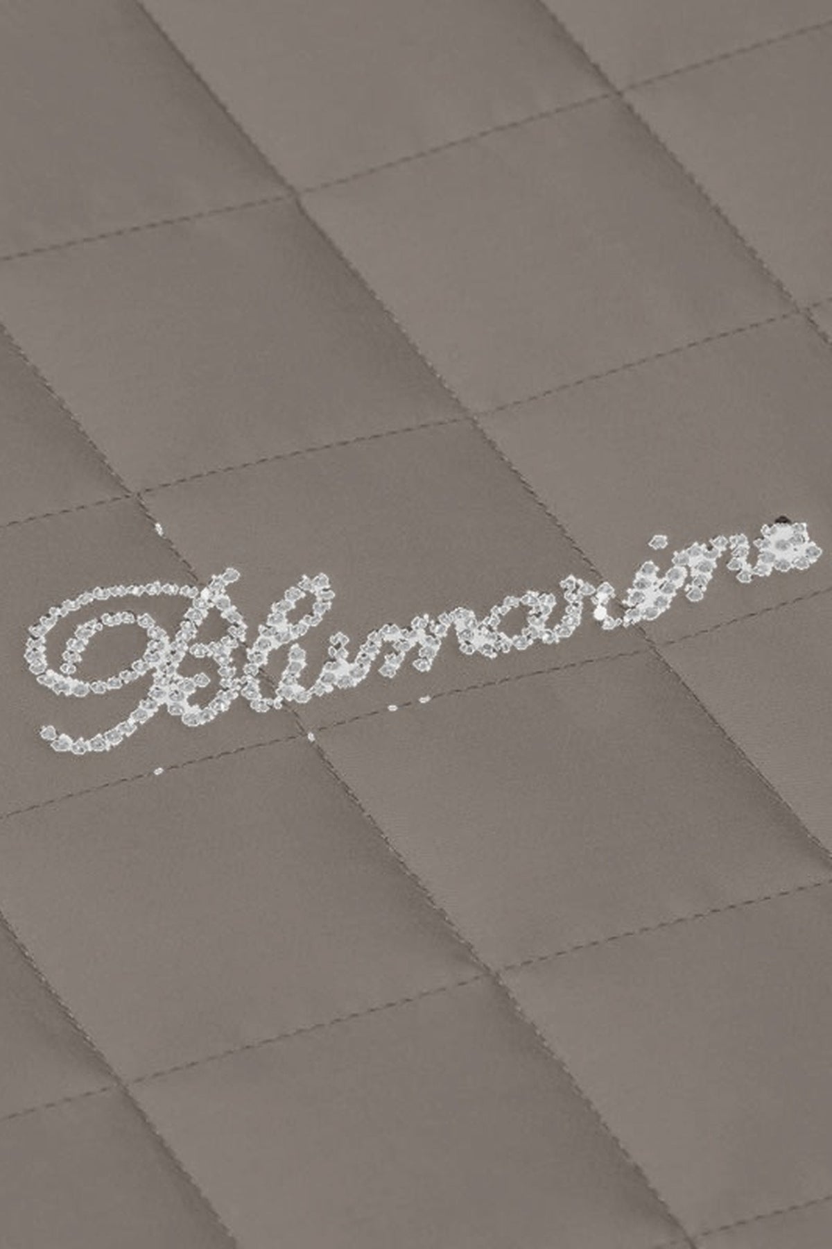 Lory Copriletto Cenere - dettaglio ricamo Blumarine