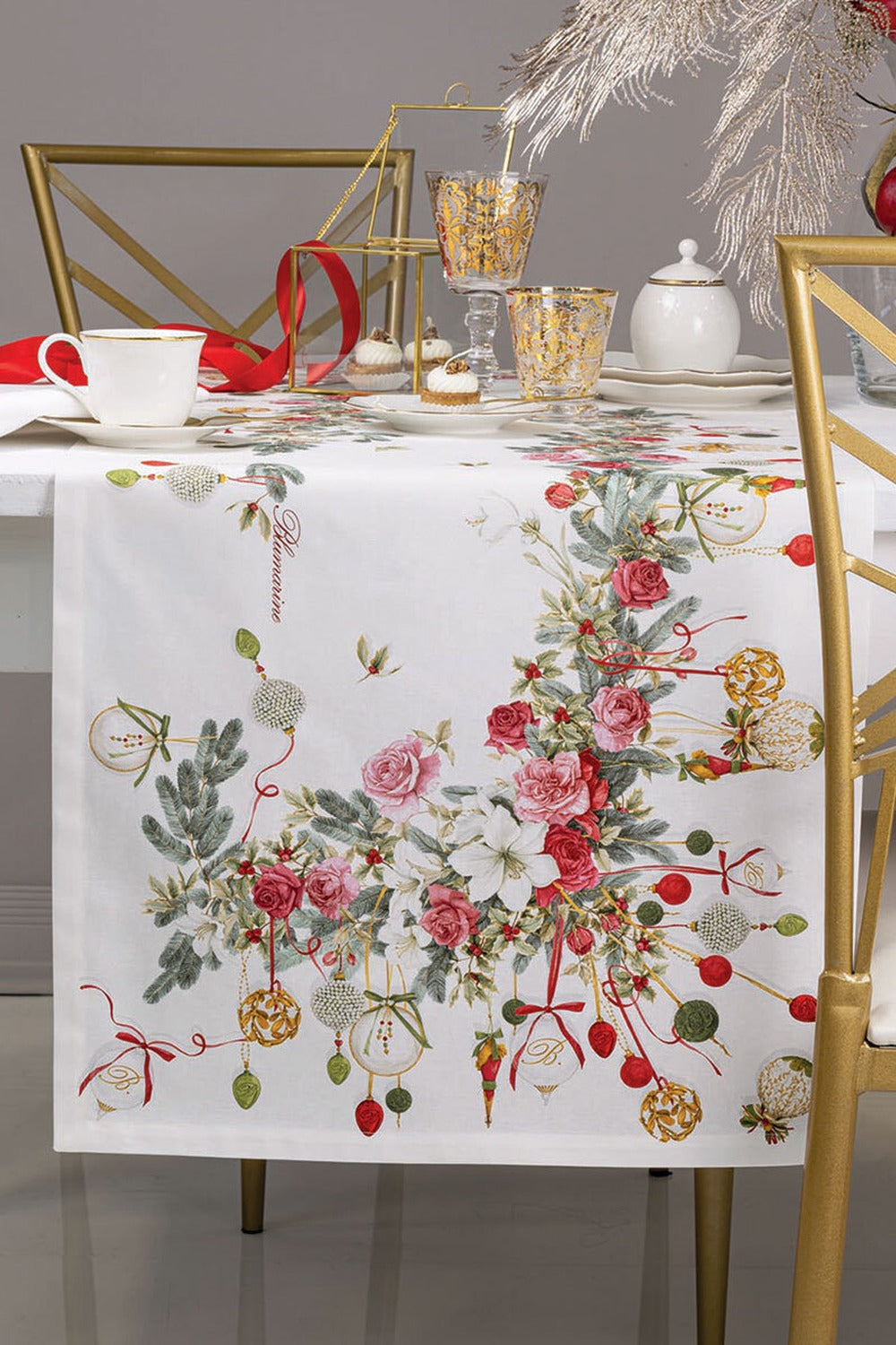 Merry Decor Runner