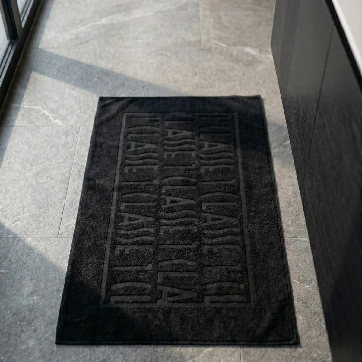 Tappeto Bagno In Cotone Geo Night Cm. 60X110 Nero Alviero Martini 1A Classe - Casa del Corredo