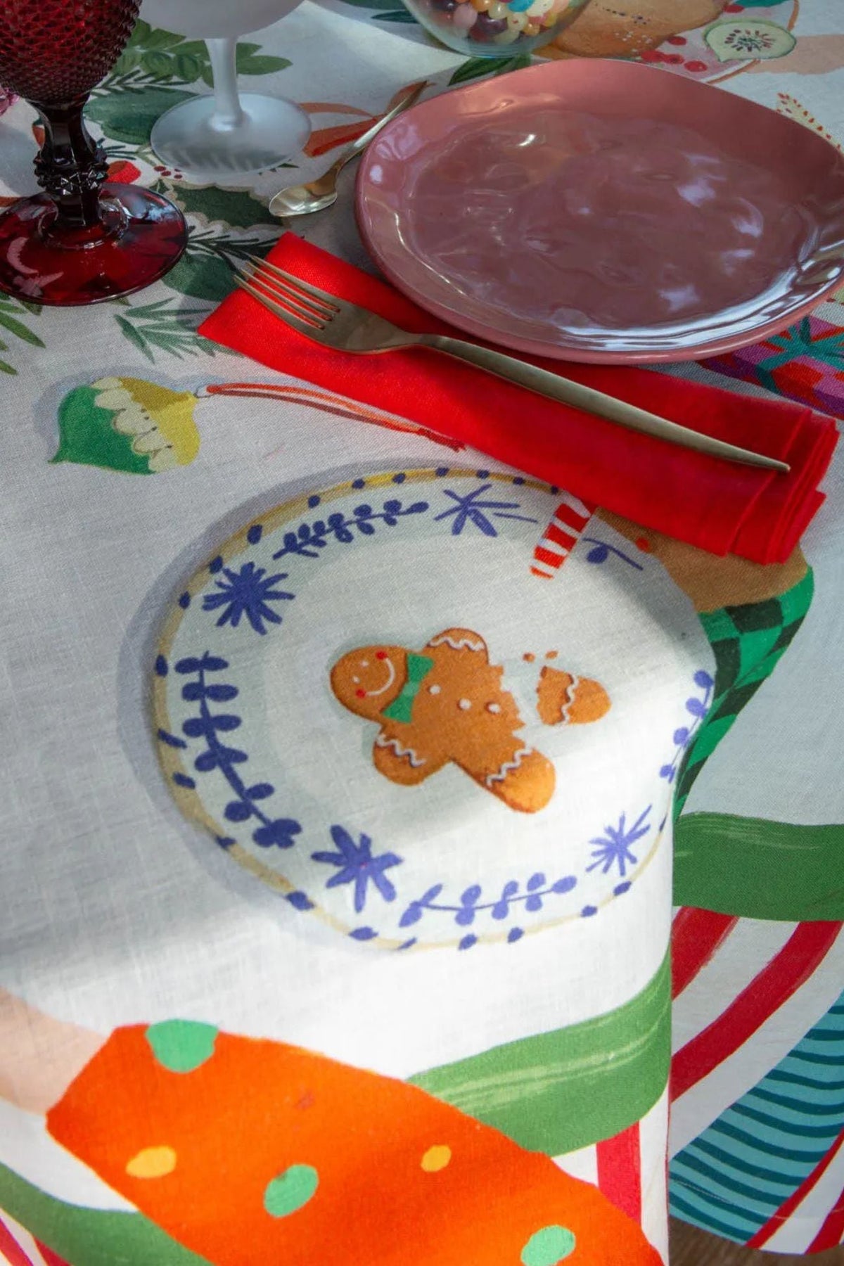 Hand On Xmas Runner