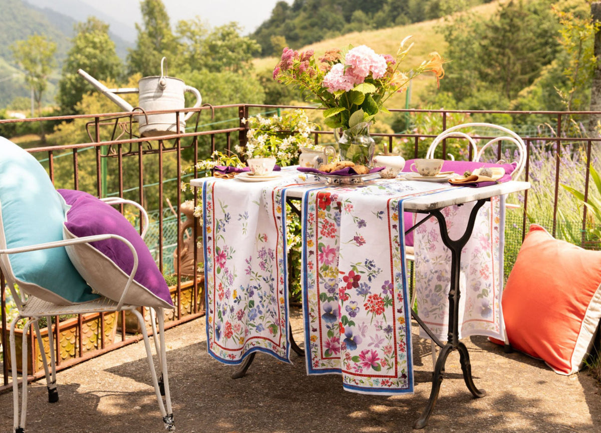 Primula Table Runner