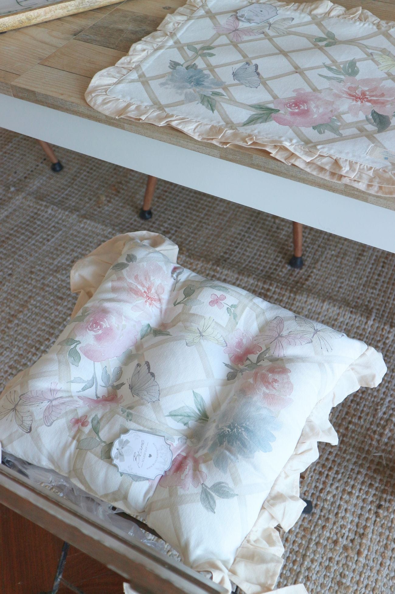 Blanc MariClo' Floral Twist Floral Twist - Cuscino da sedia imbottito in cotone | Blanc MariClo'