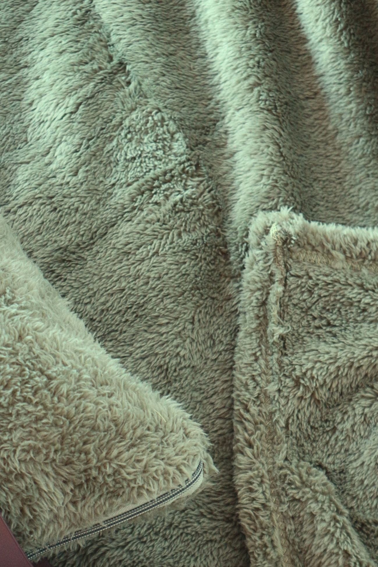 Blanc MariClo' Sherpa Sherpa - Coperta verde oliva con borsa inclusa 152x127 | Blanc MariClo'