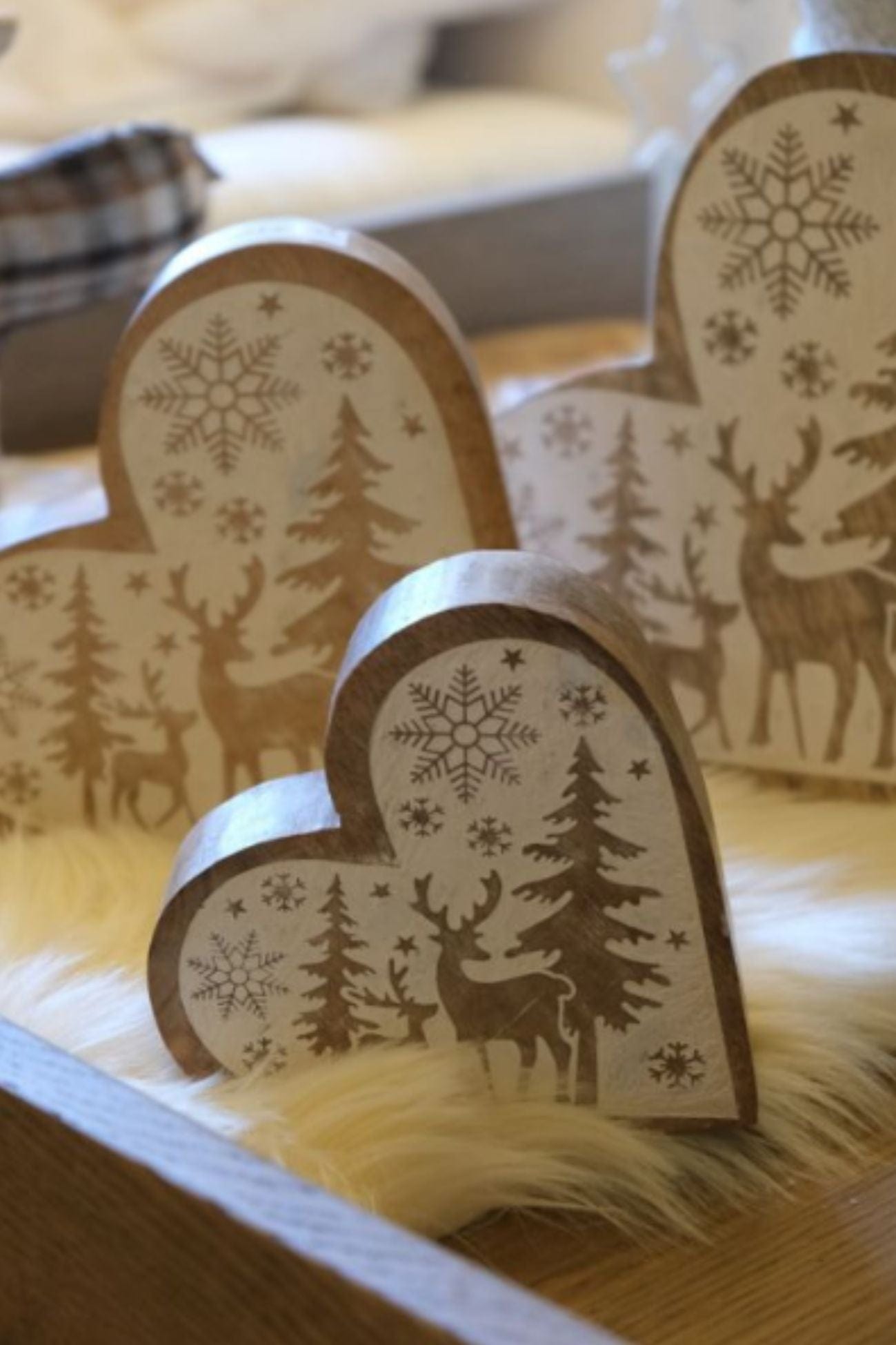 Blanc MariClo' Storie di Cantastorie Storie di Cantastorie - Decoro natalizio a forma di cuore in legno | Blanc MariClo'
