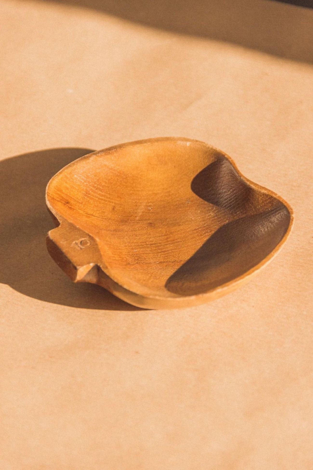 Éloge Pomme Piccolo svuotatasche in legno a forma di mela