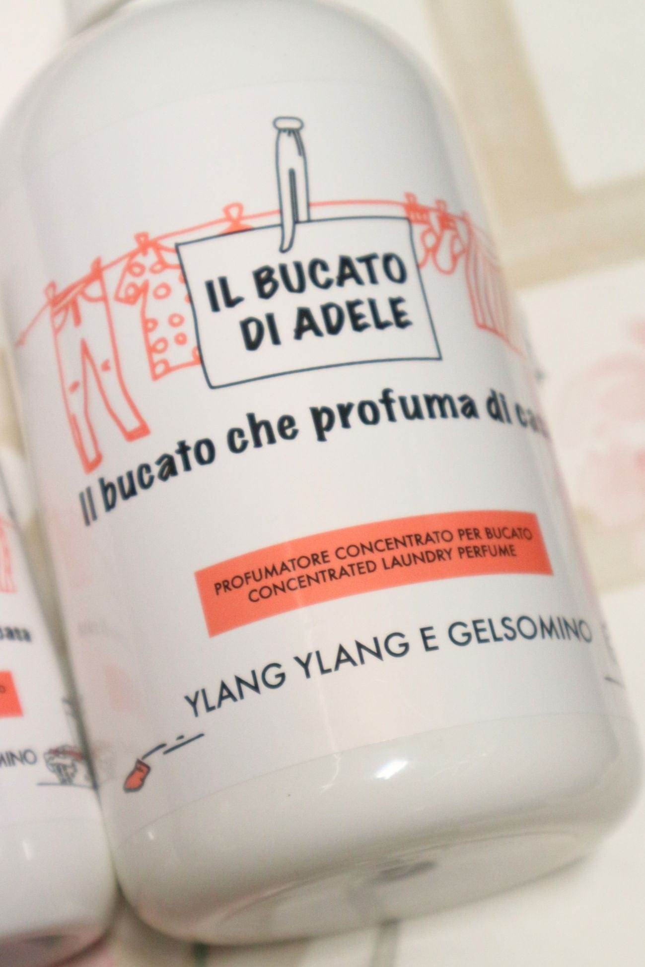 Il Bucato di Adele Ylang Ylang e Gelsomino Ylang Ylang e Gelsomino - Profumatore per bucato floreale - mughetto, gelsomino, ylang-ylang | Il Bucato di Adele