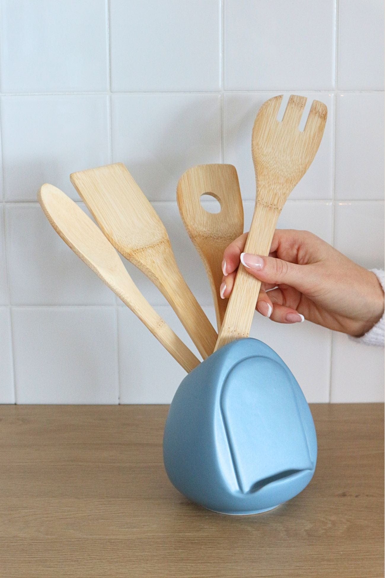 Item International Joseph Joseph - Set di 4 utensili da cucina e portautensili in ceramica azzurra | Item International