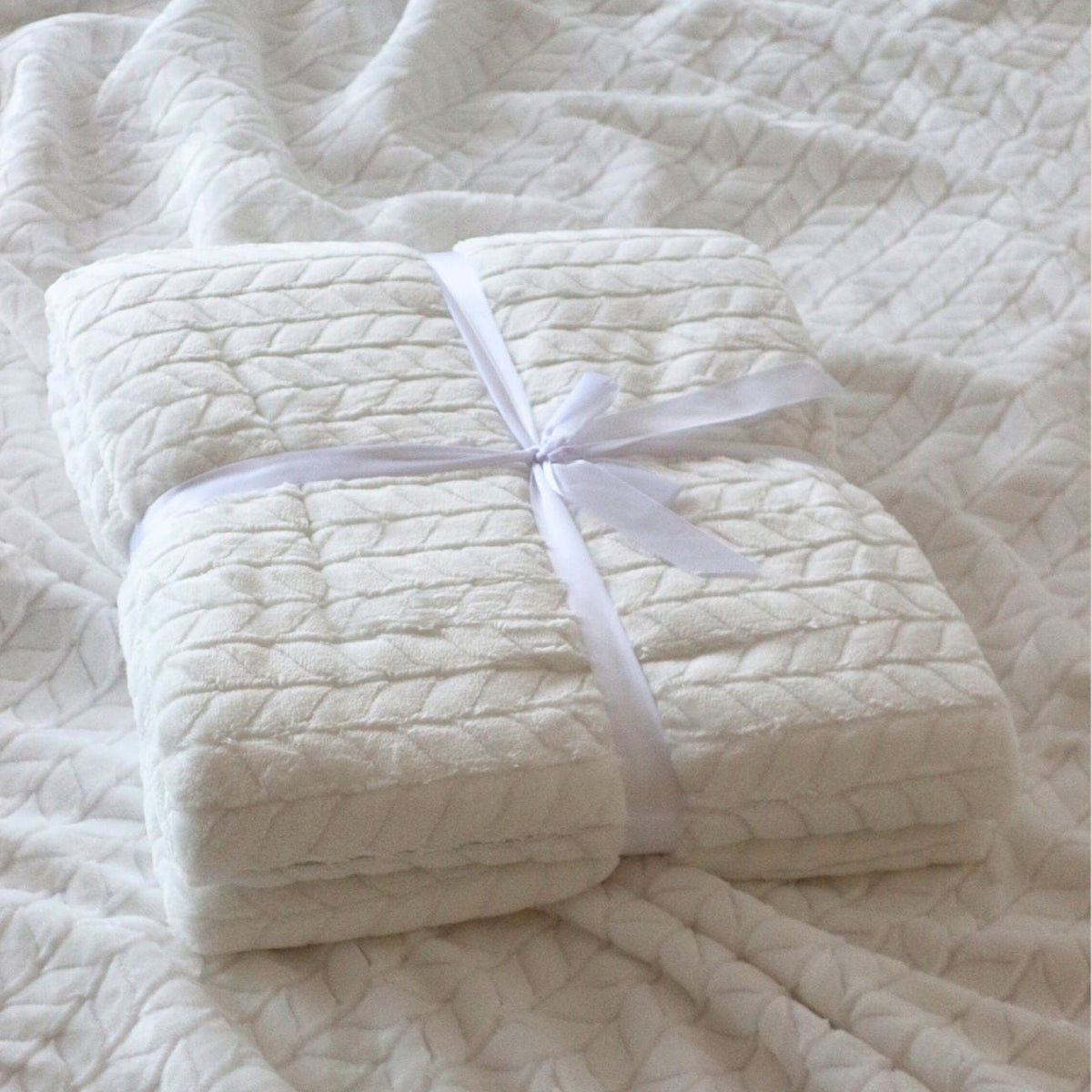 Coperta KAMAR WHITE colore Bianco cotone 100% Made in INDIA, 180 x 125 Coperta KAMAR WHITE colore Bianco cotone 100% Made in INDIA, 180 x 125