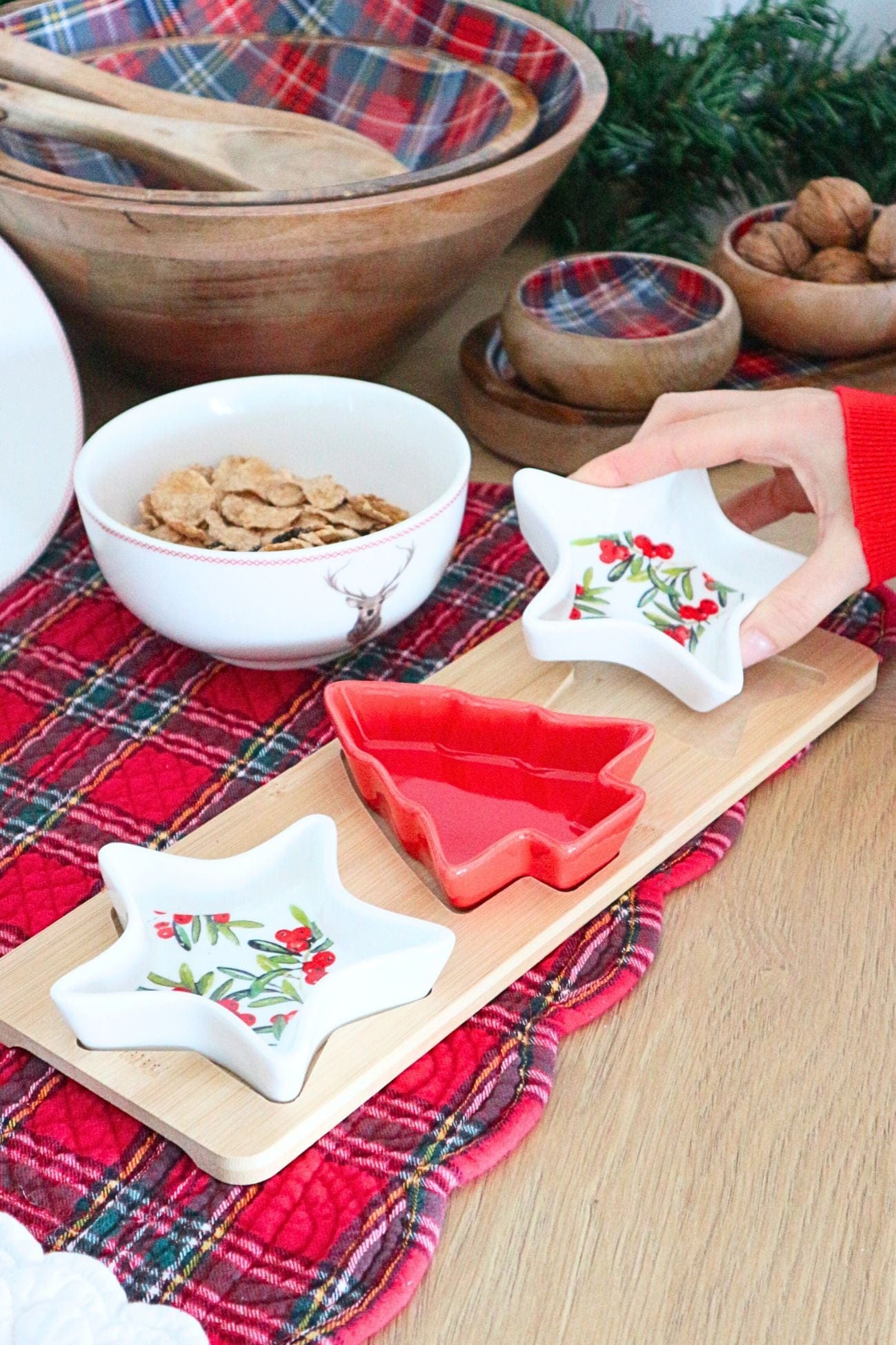 Item International Milad Milad - Set da aperitivo natalizio in ceramica e legno | Item International