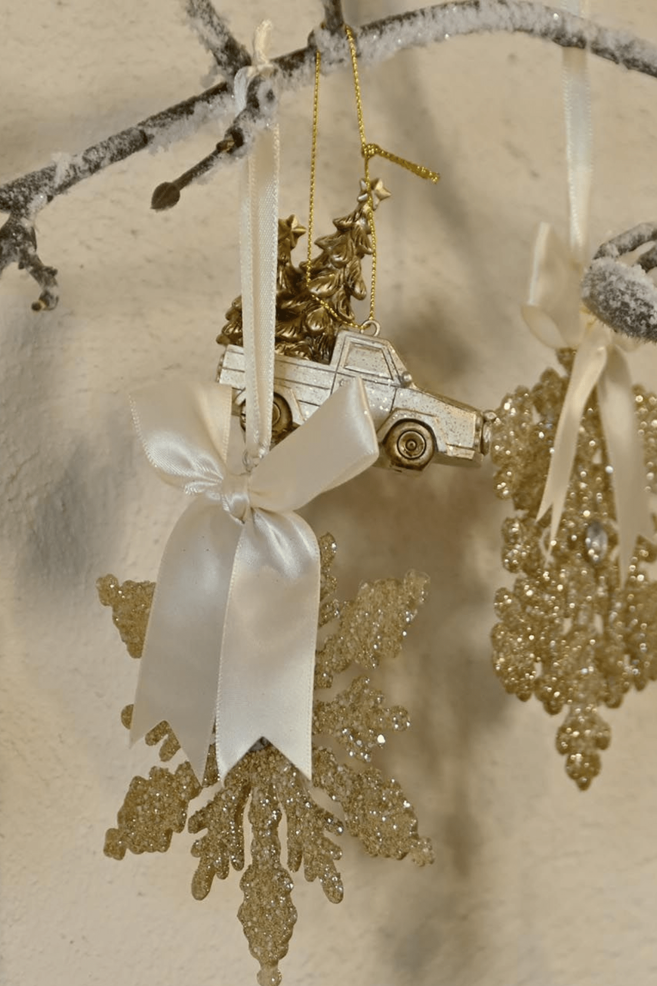 Item International Paavi Ciondolo natalizio dorato con albero di Natale
