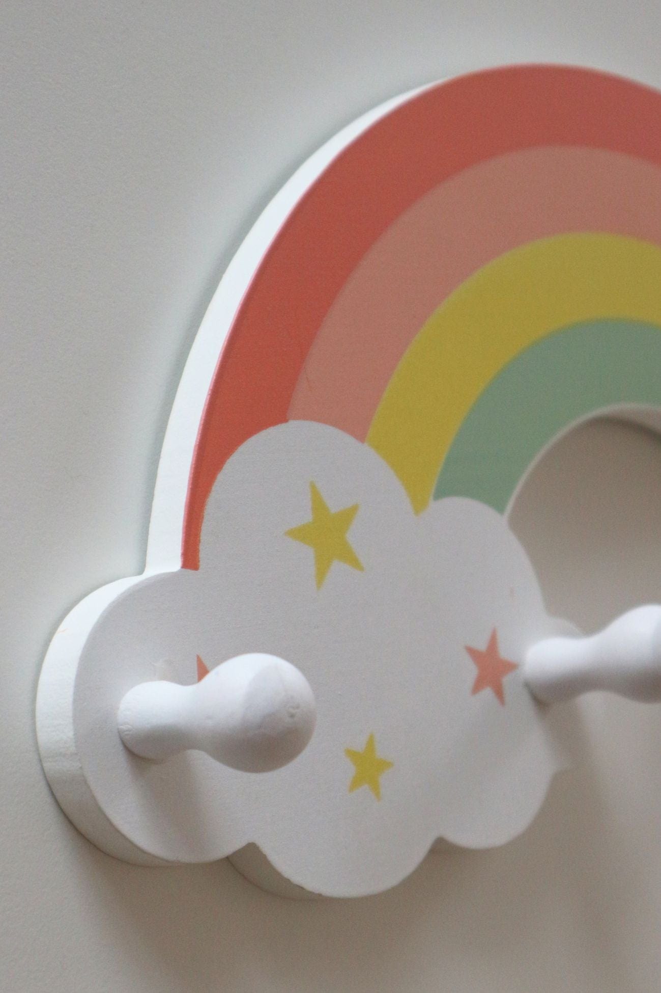 Item International Rainbow Rainbow - Appendiabiti in legno con fantasia arcobaleno | Item International