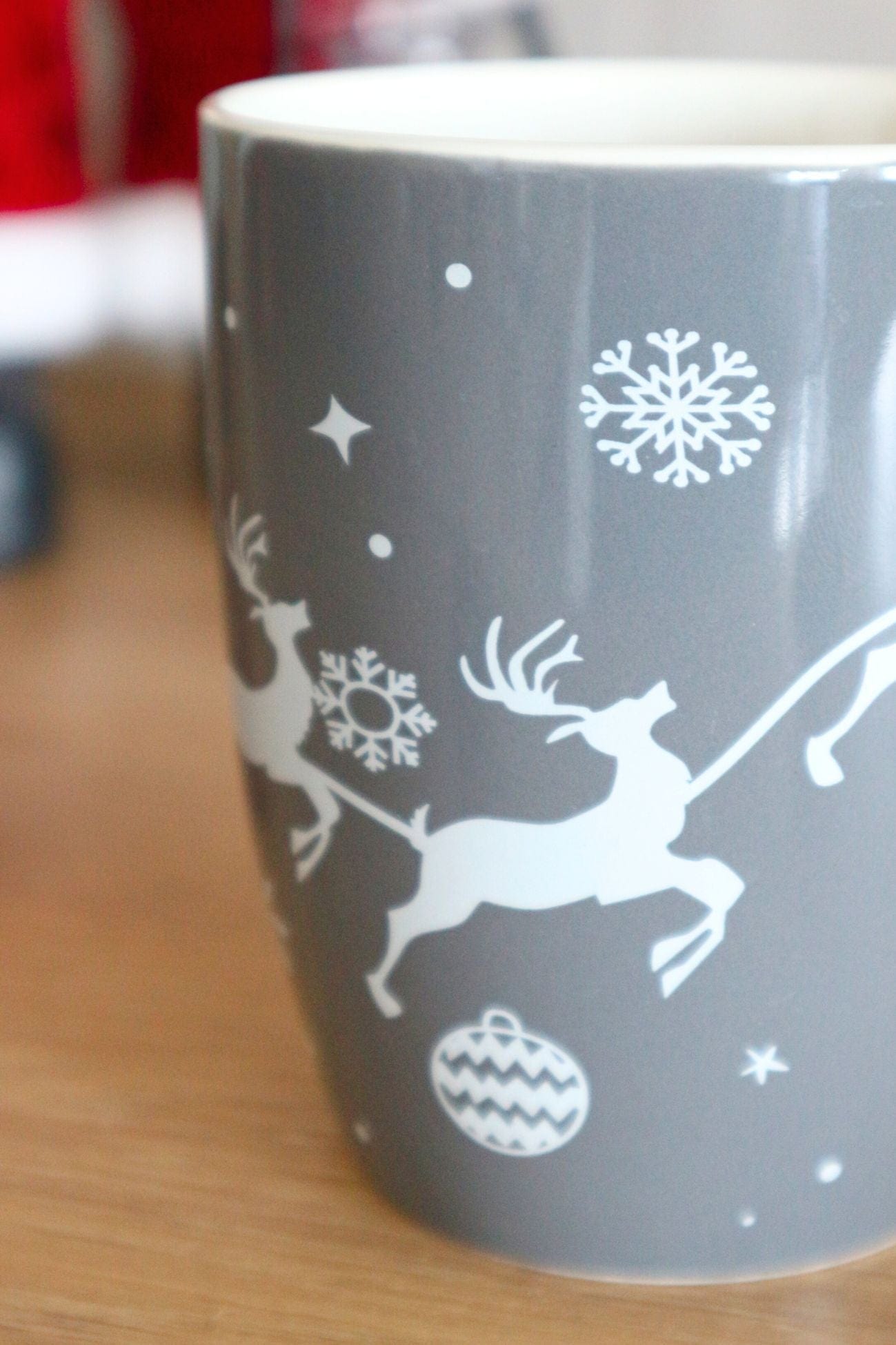 Item International Rudolph Rudolph - Tazza natalizia in porcellana grigia con renne 360ml | Item International