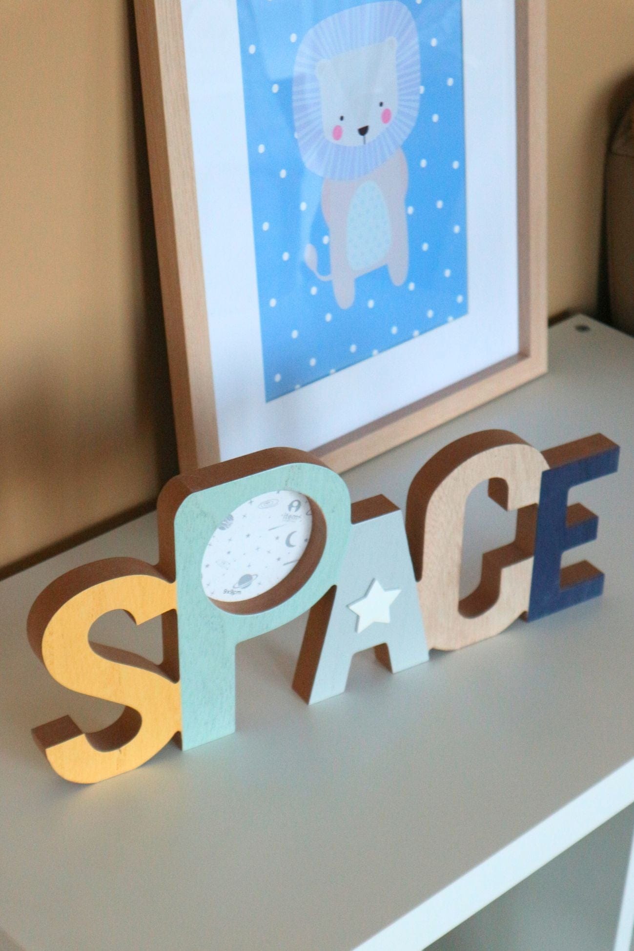 Item International Space Space - Portafoto decorativo in legno per bambini | Item International