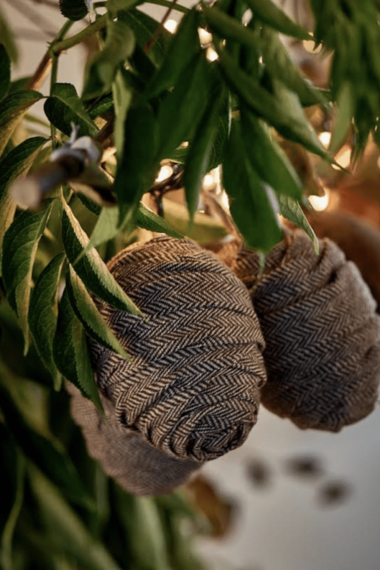 Luxe Lodge Crochet Ciondolo decorativo in lana fatto a mano a forma di pigna