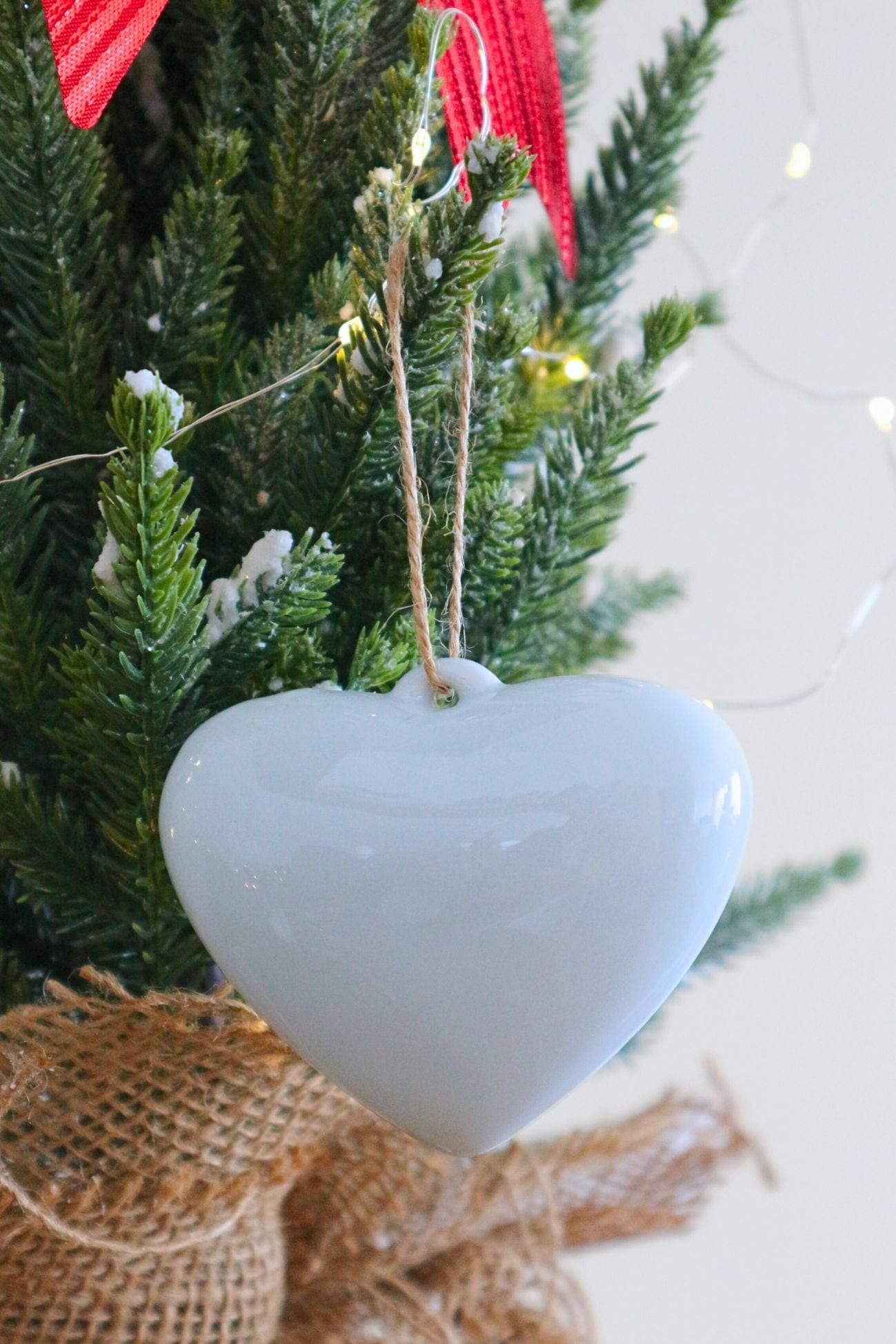 Luxe Lodge Love Love - Ciondolo a cuore in ceramica azzurra | Luxe Lodge