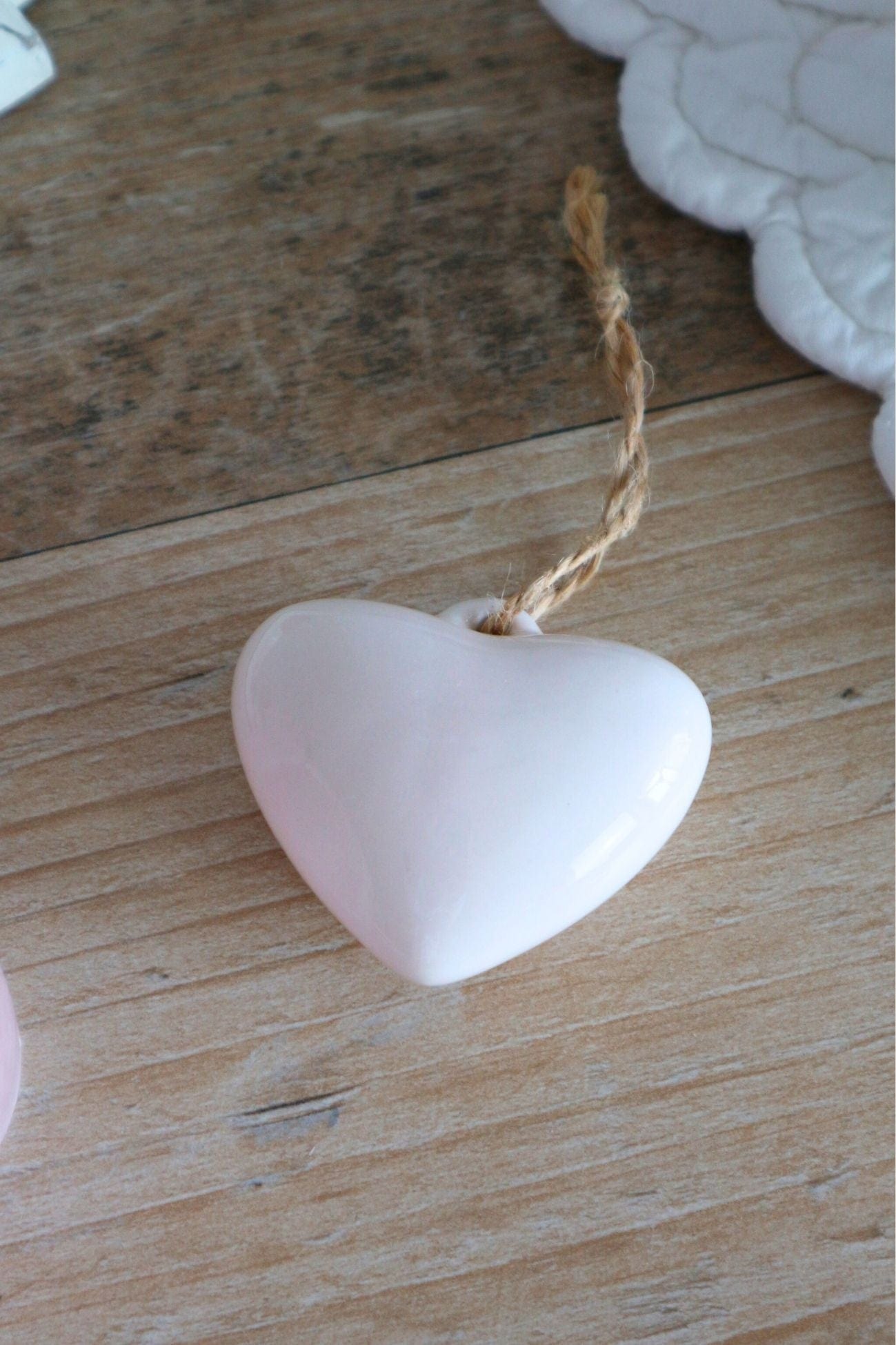 Luxe Lodge Love Love - Ciondolo a cuore in ceramica rosa | Luxe Lodge Piccolo