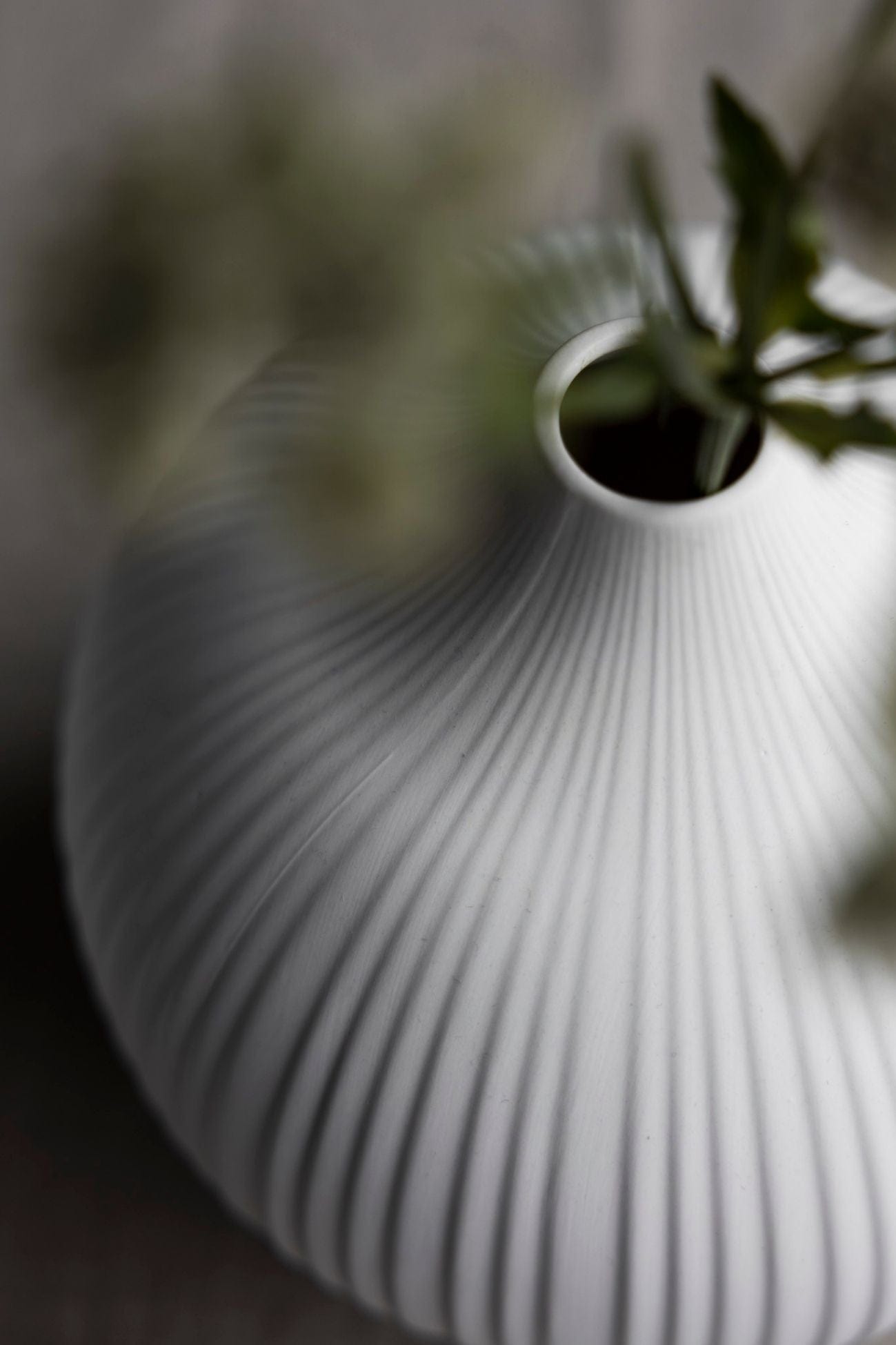 Storefactory Scandinavia Frobacken Frobacken - Vaso di design in ceramica opaca bianca in stile scandinavo | Storefactory Scandinavia