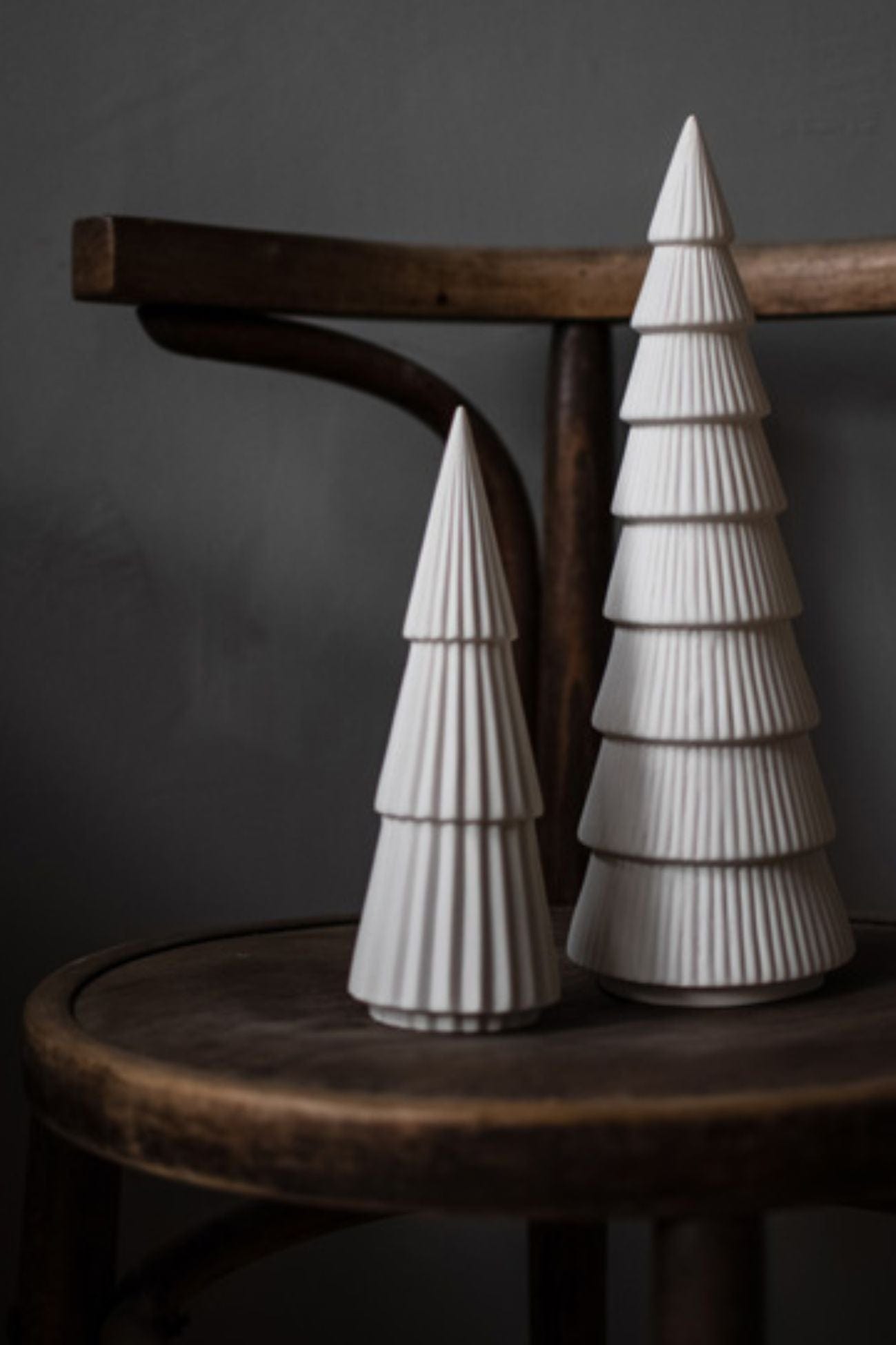 Storefactory Scandinavia Grandalen Grandalen - Albero di Natale in ceramica opaca bianca | Storefactory Scandinavia