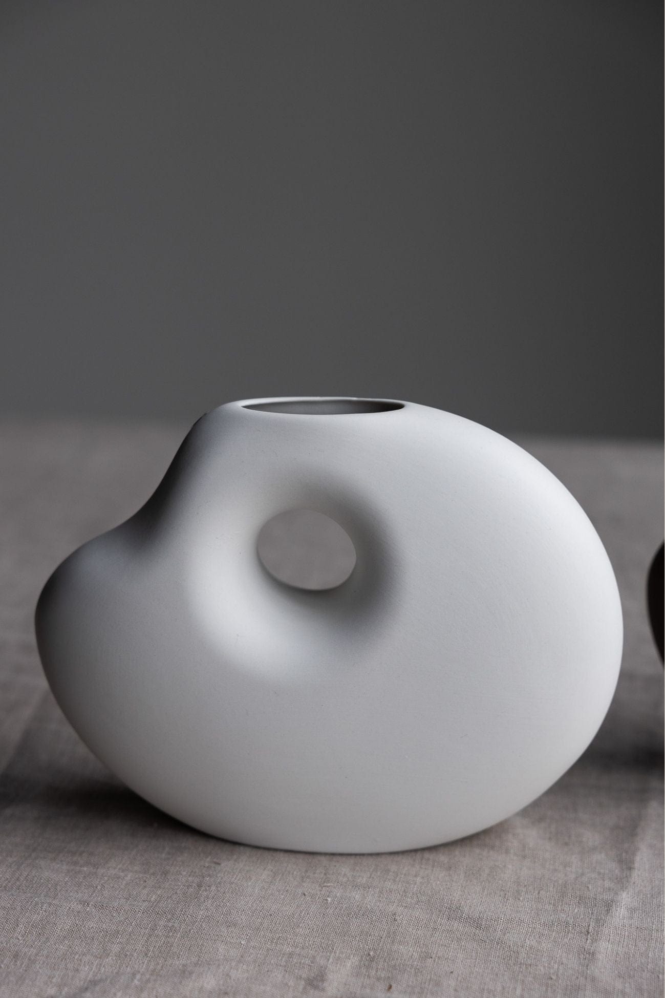 Storefactory Scandinavia Lunden Lunden - Vaso di design in ceramica bianca opaca | Storefactory Scandinavia