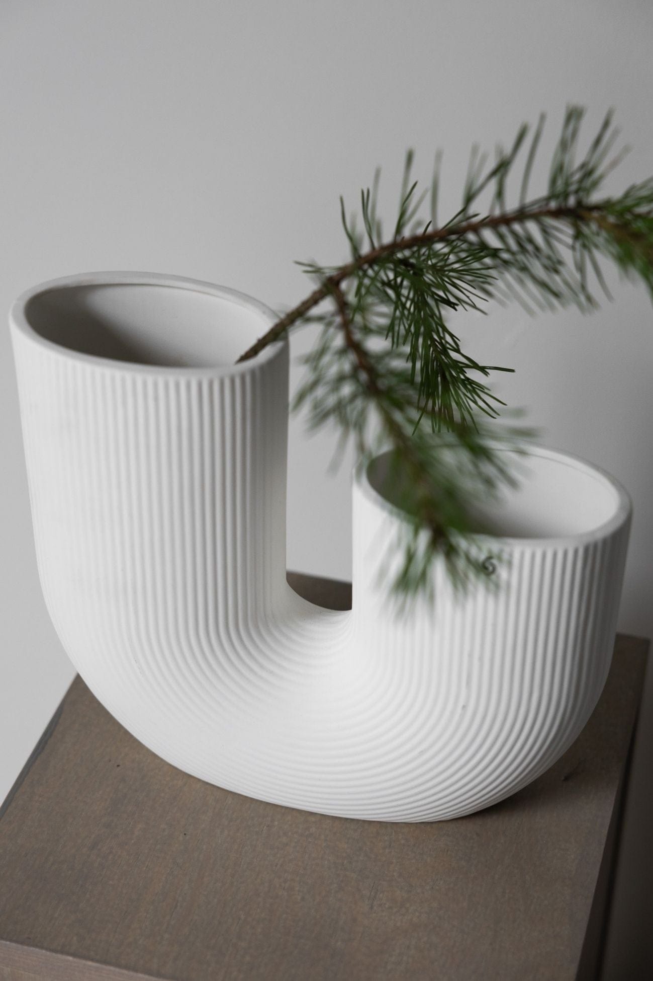 Storefactory Scandinavia Stravalla Stravalla - Vaso di design Stråvalla in ceramica bianca | Storefactory Scandinavia
